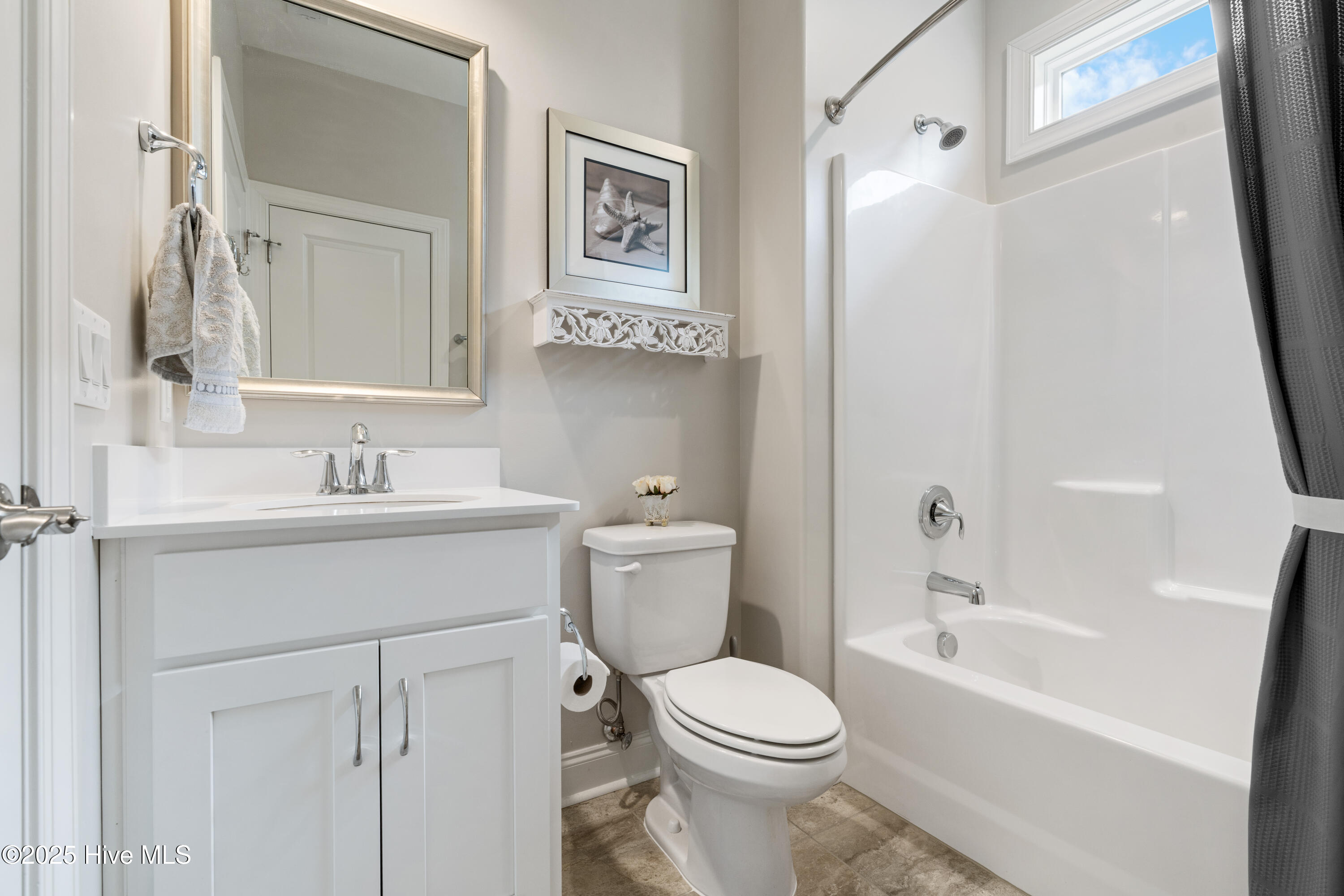 100536175 | Photo 40