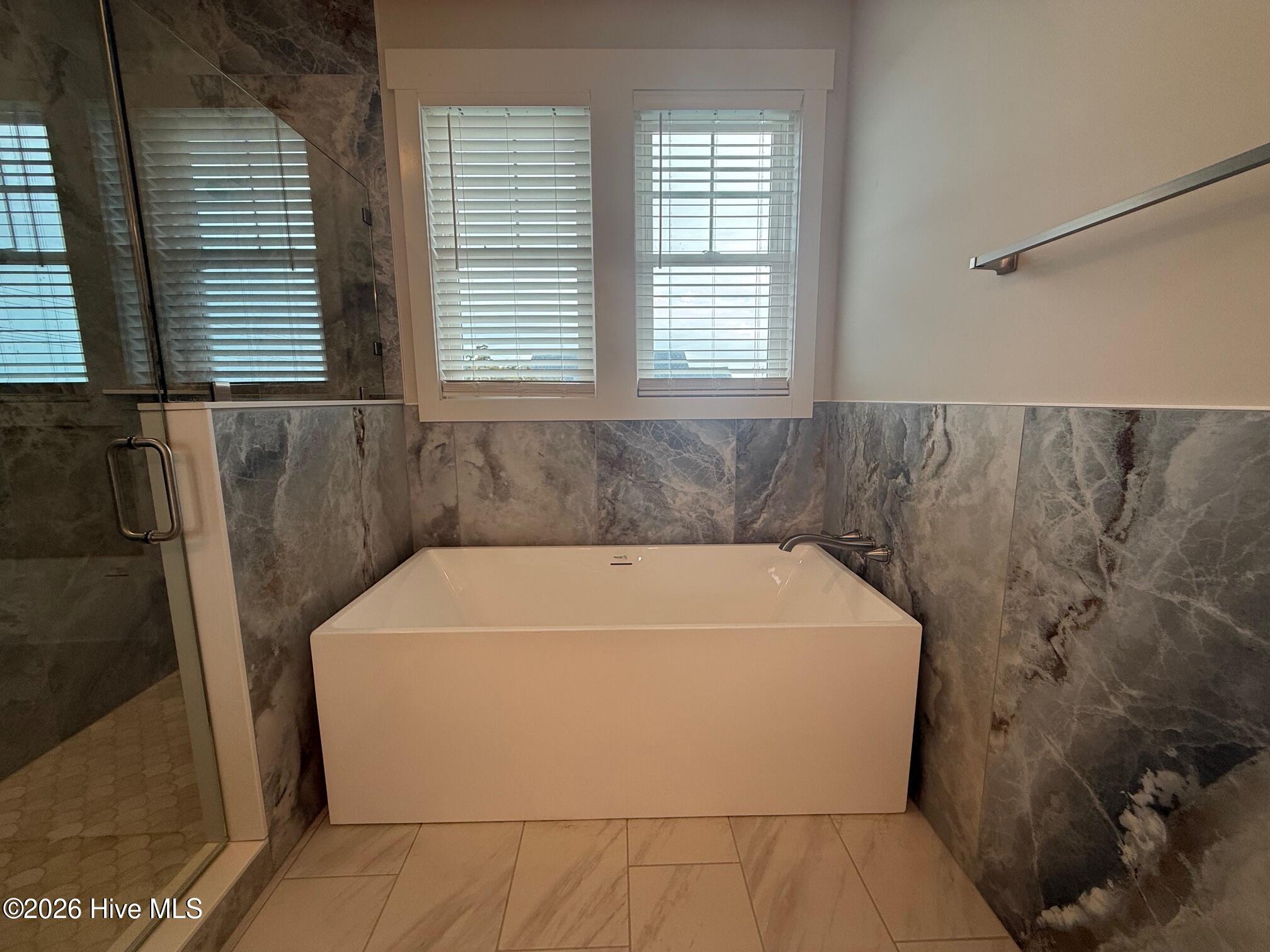 100522656 | Photo 21