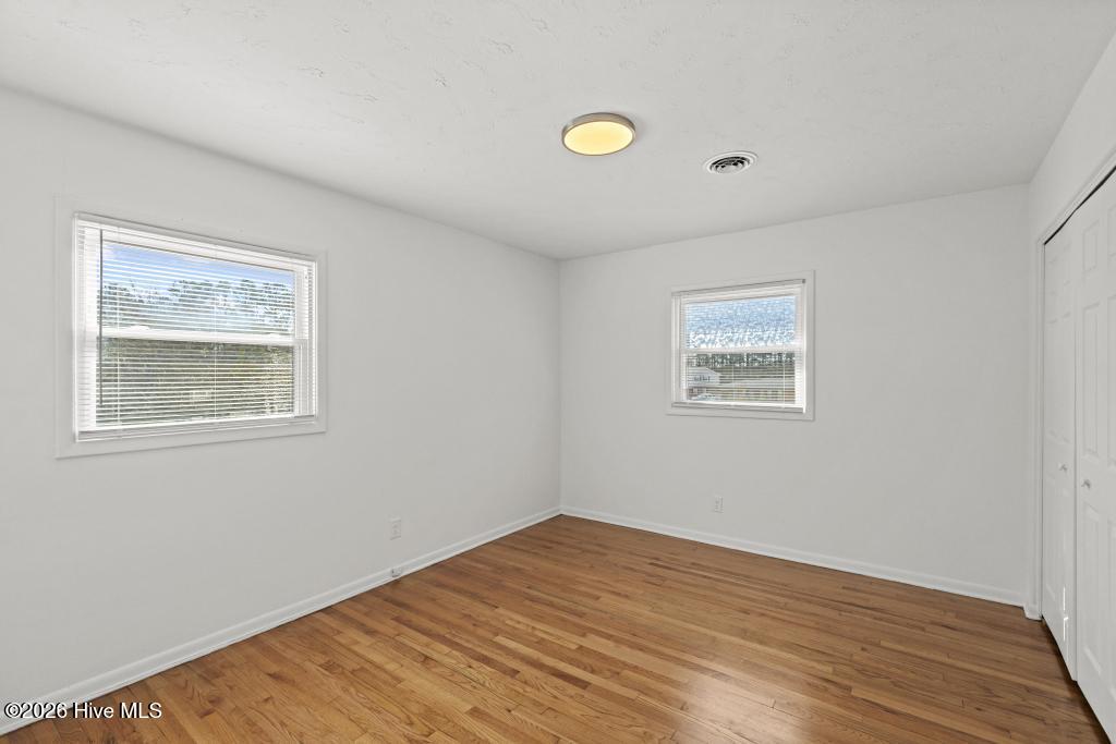 100553306 | Photo 24