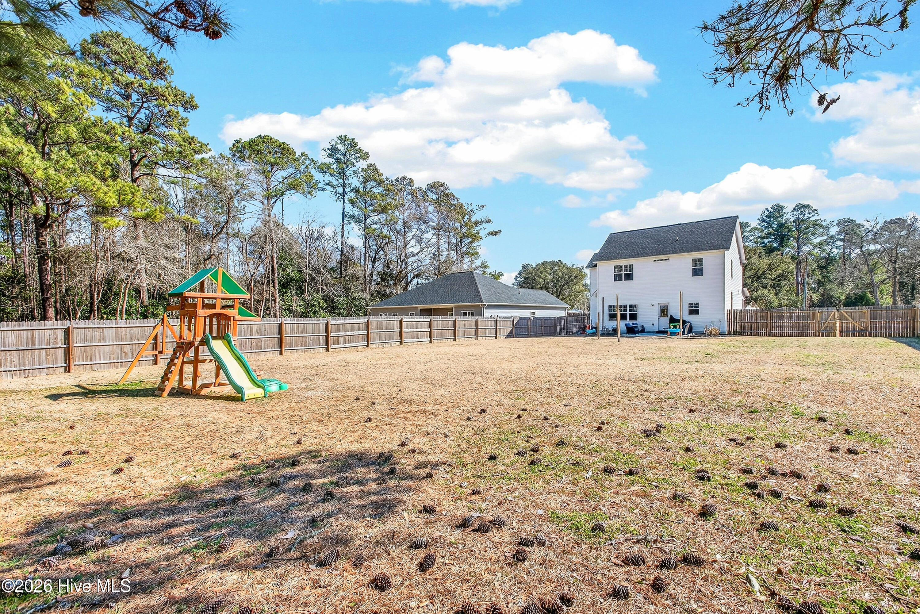 100558080 | Photo 36