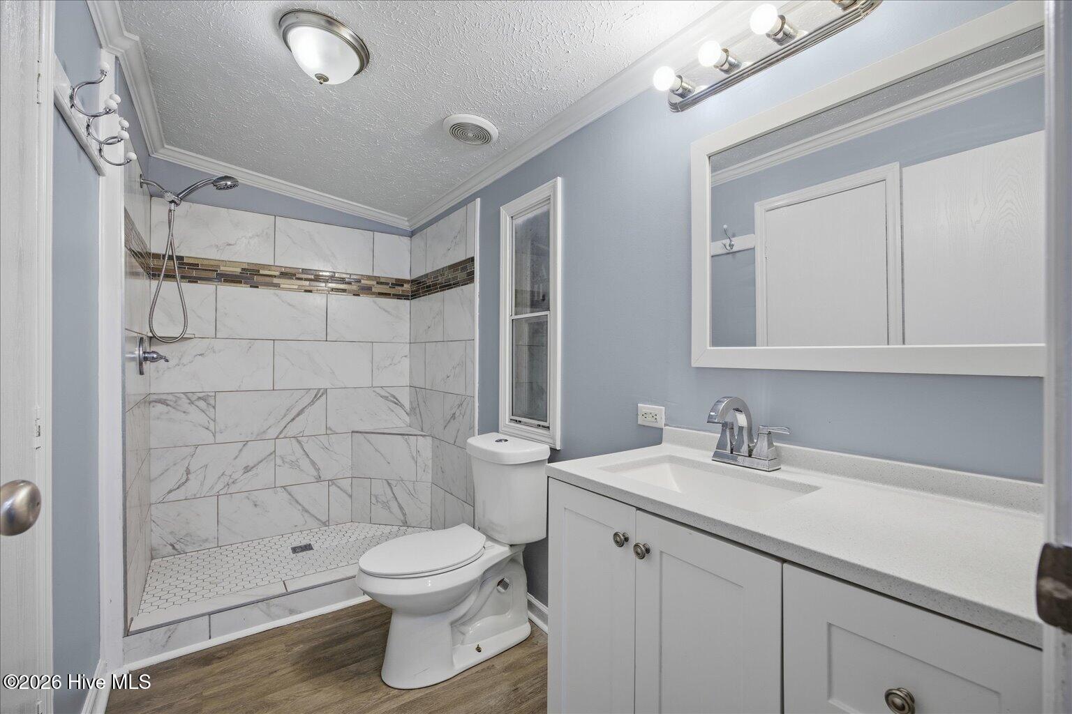 100565054 | Photo 11