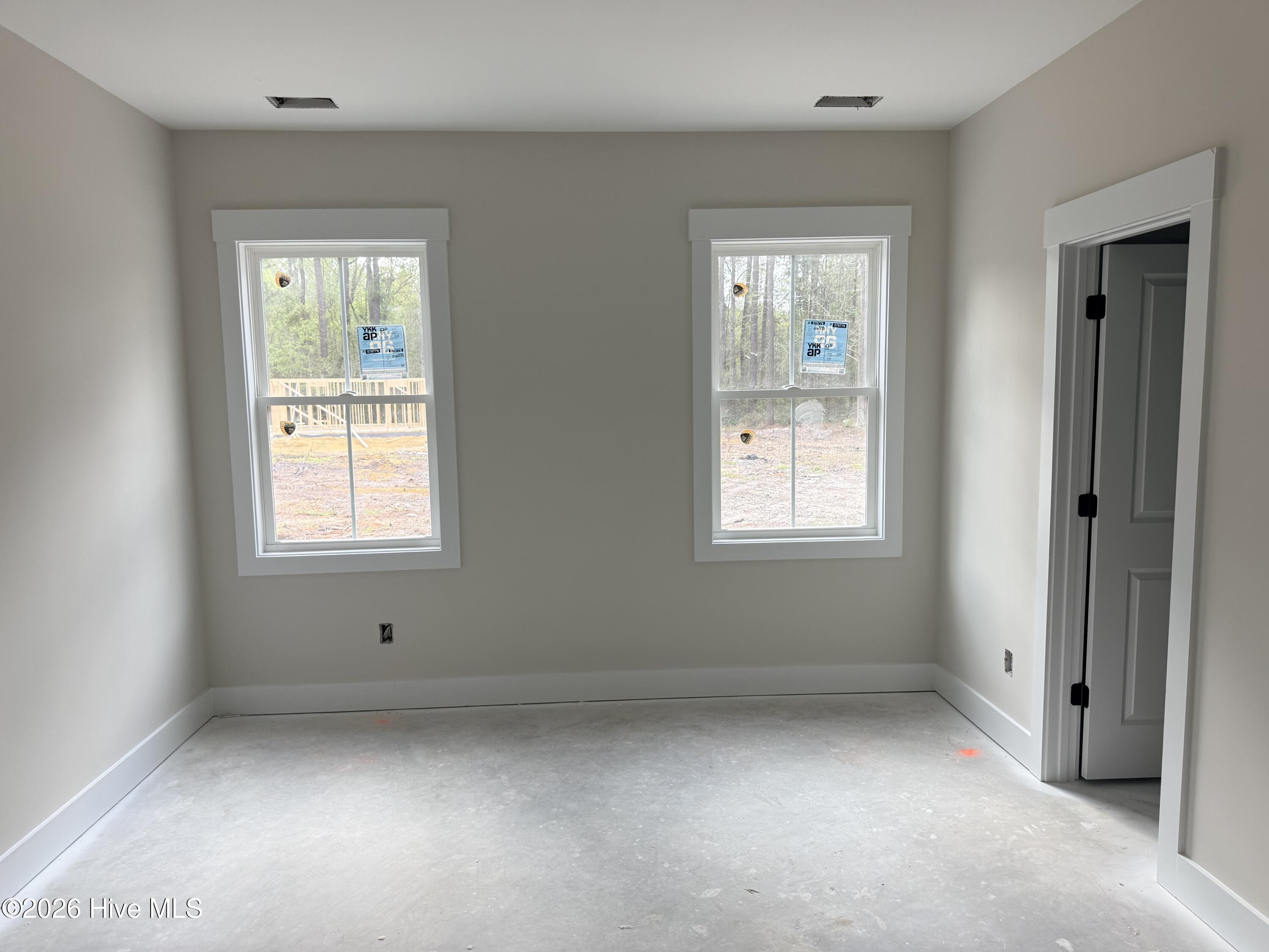 100564210 | Photo 15