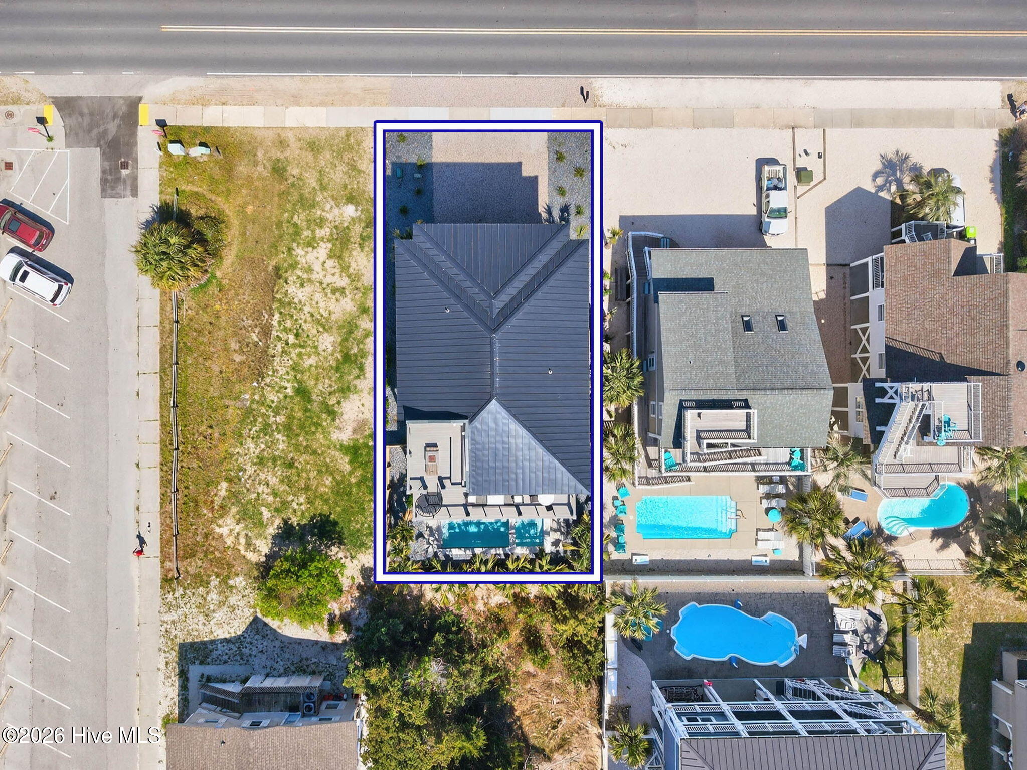 100565153 | Photo 64