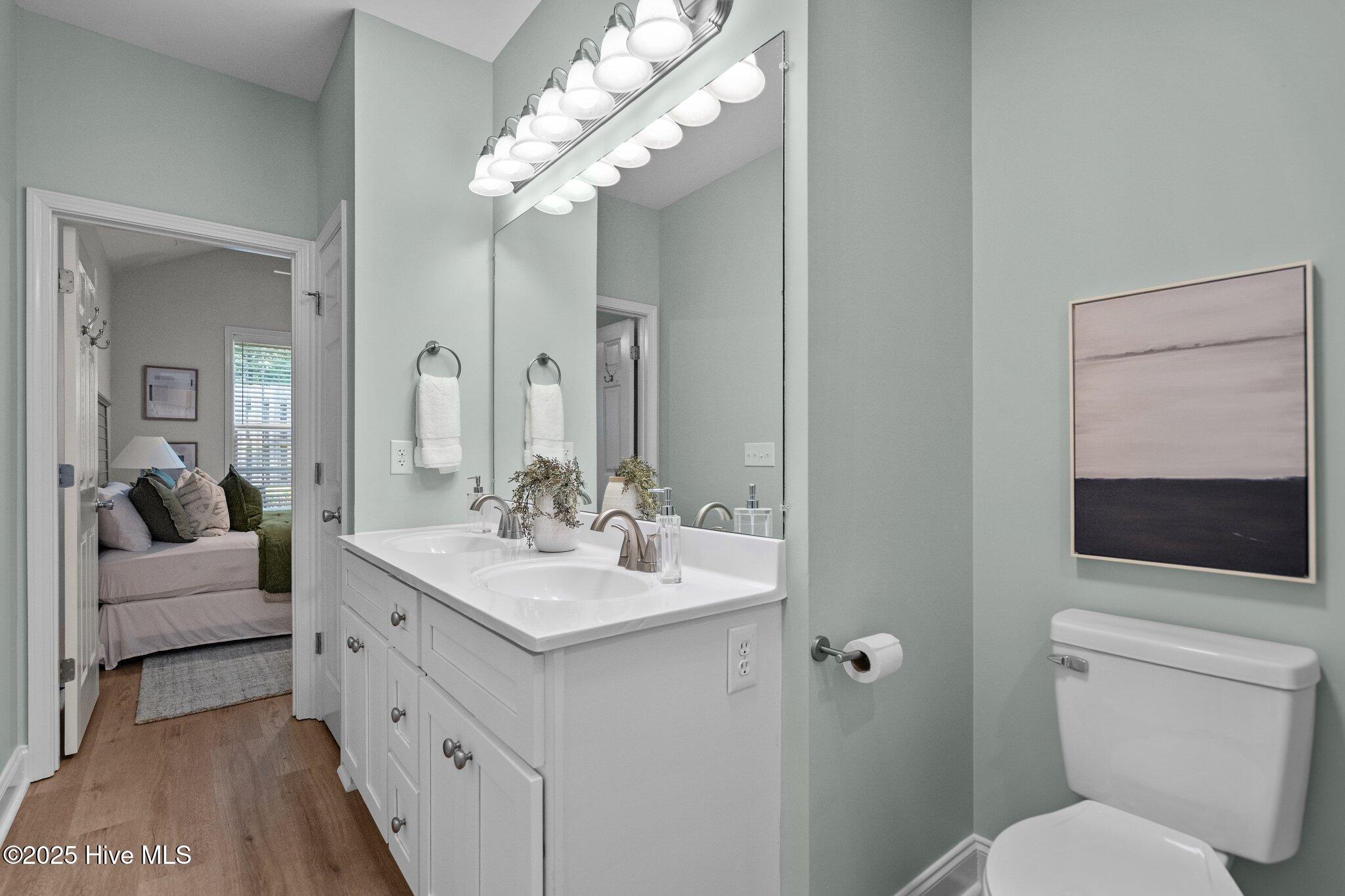 100514871 | Photo 28