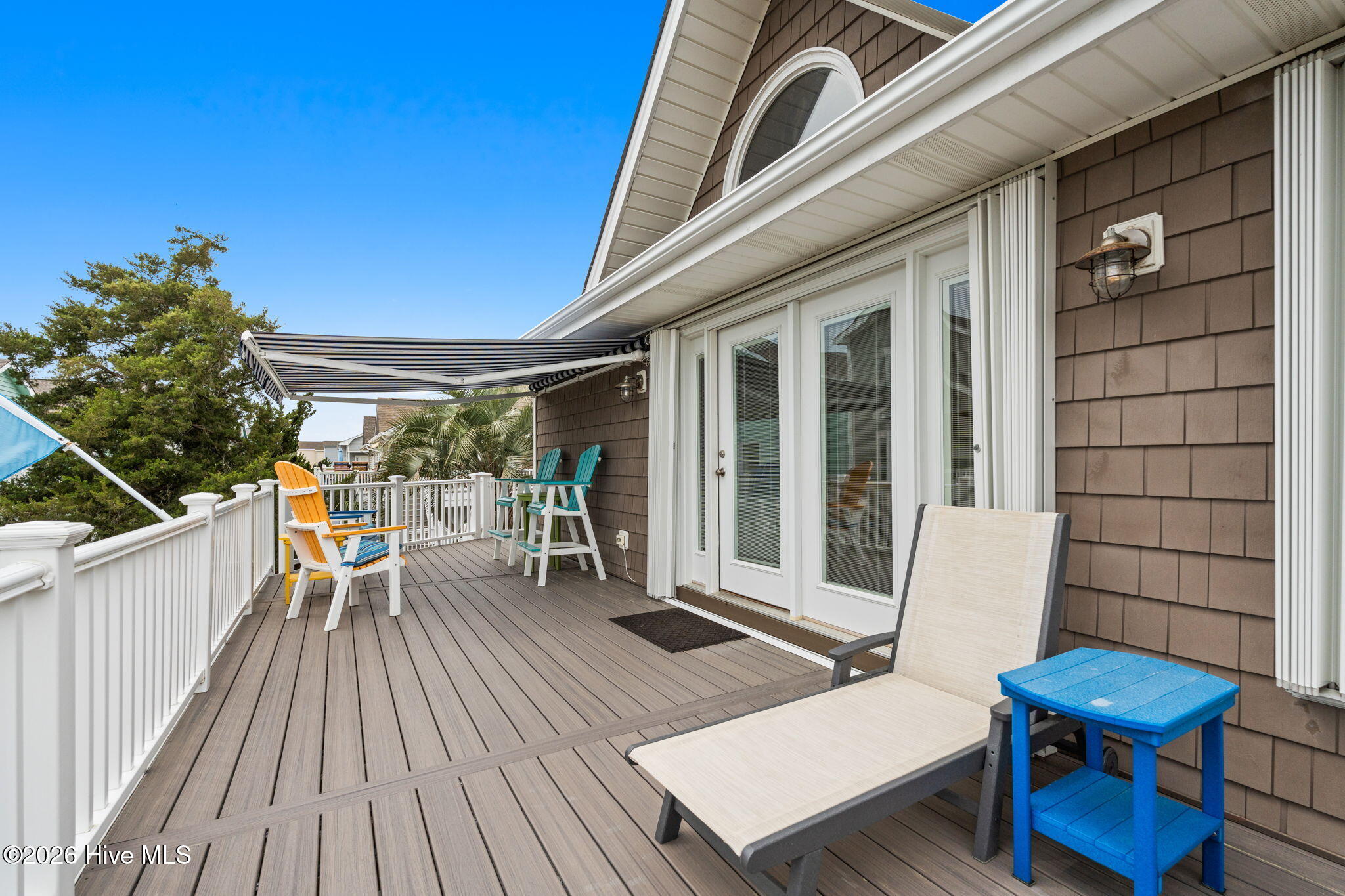 100565933 | Photo 14