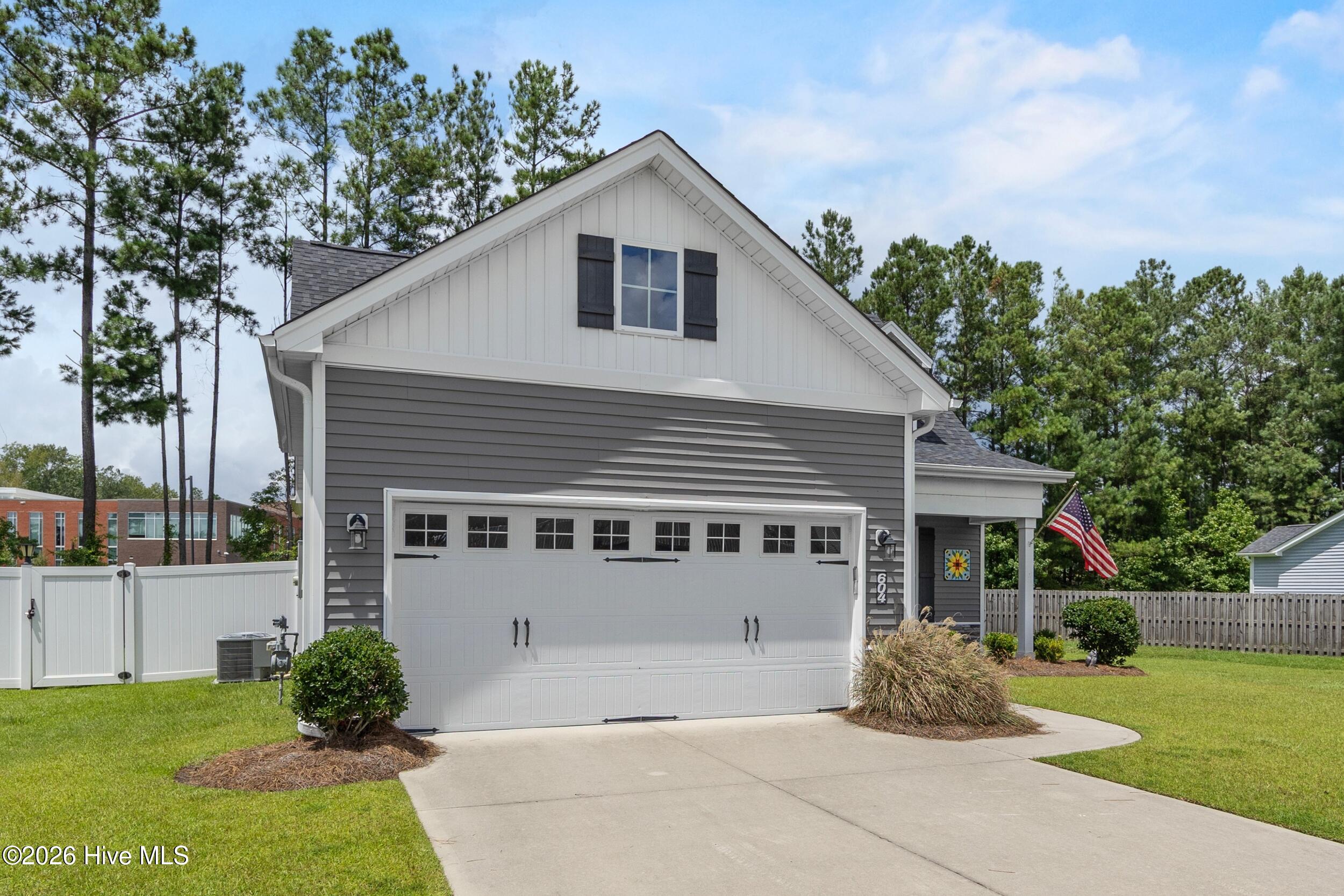 1st image of 604 Jasmine Wy, Burgaw, NC 28425 | MLS# 100595510