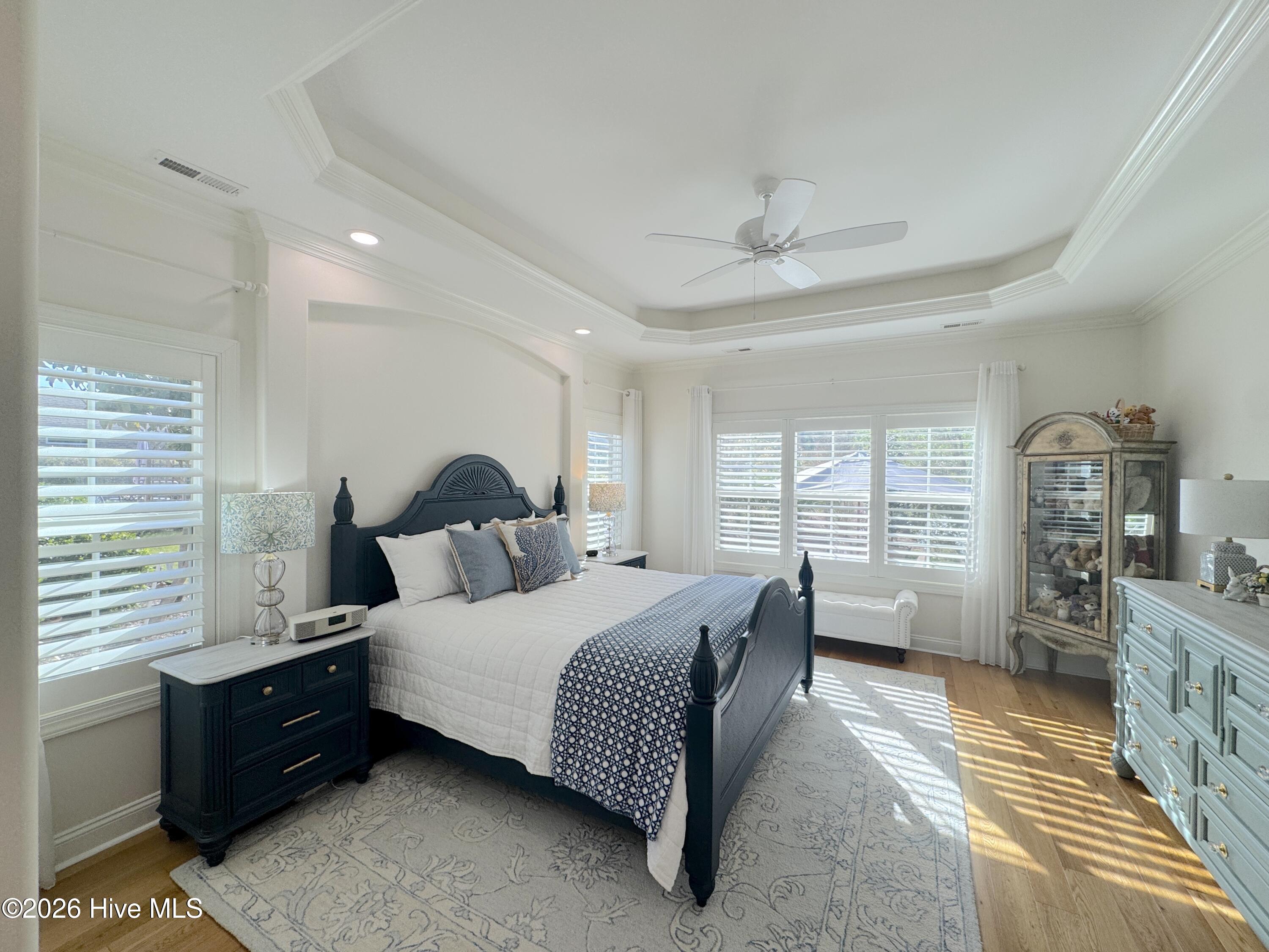 100564015 | Photo 20