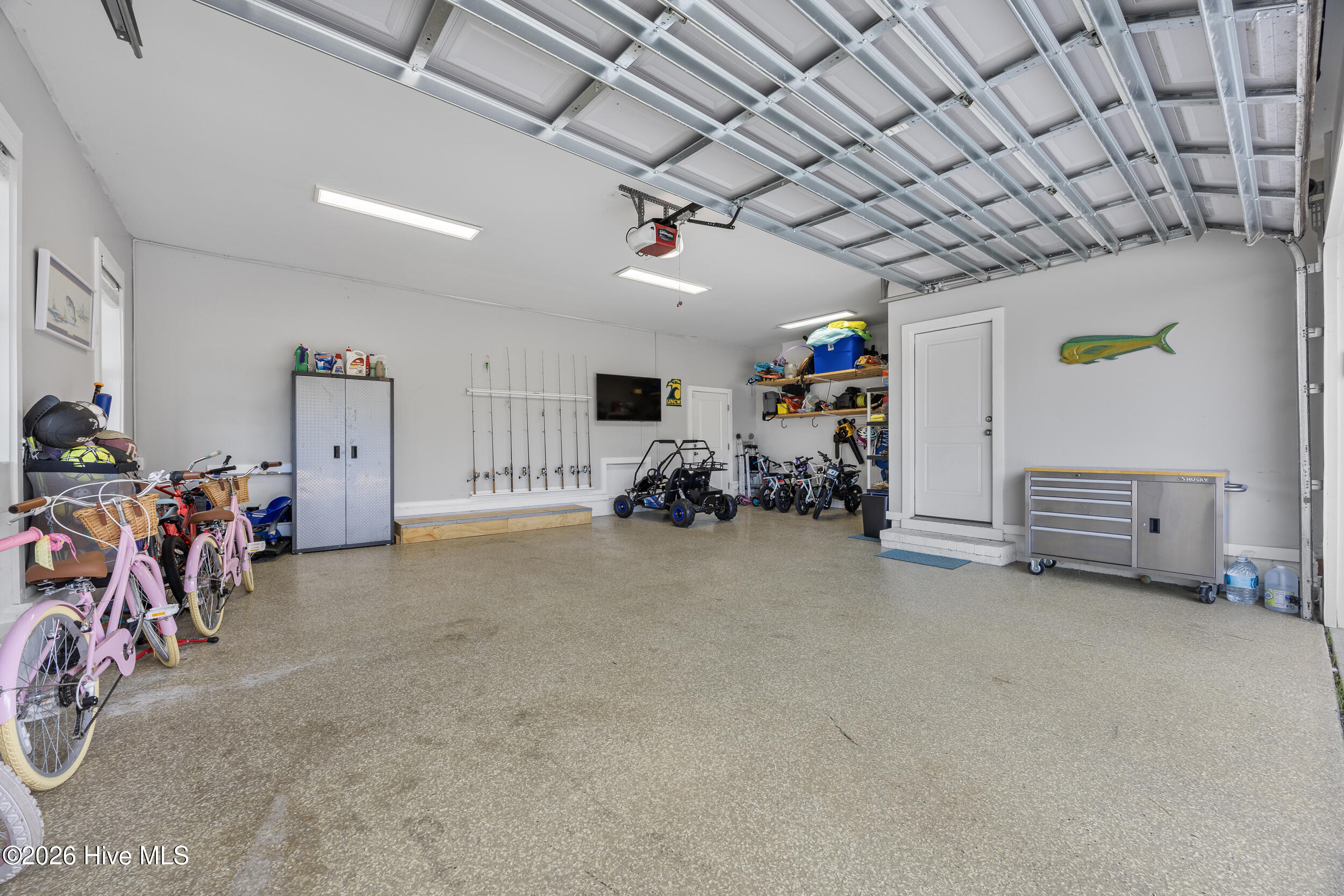 100549374 | Photo 69