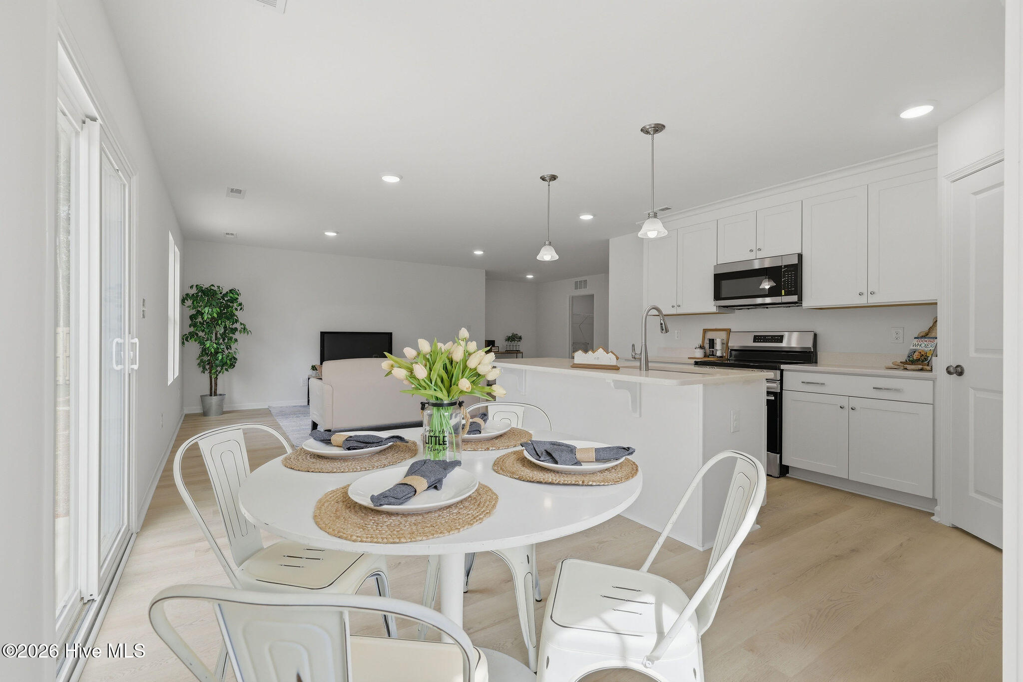 100554240 | Photo 24