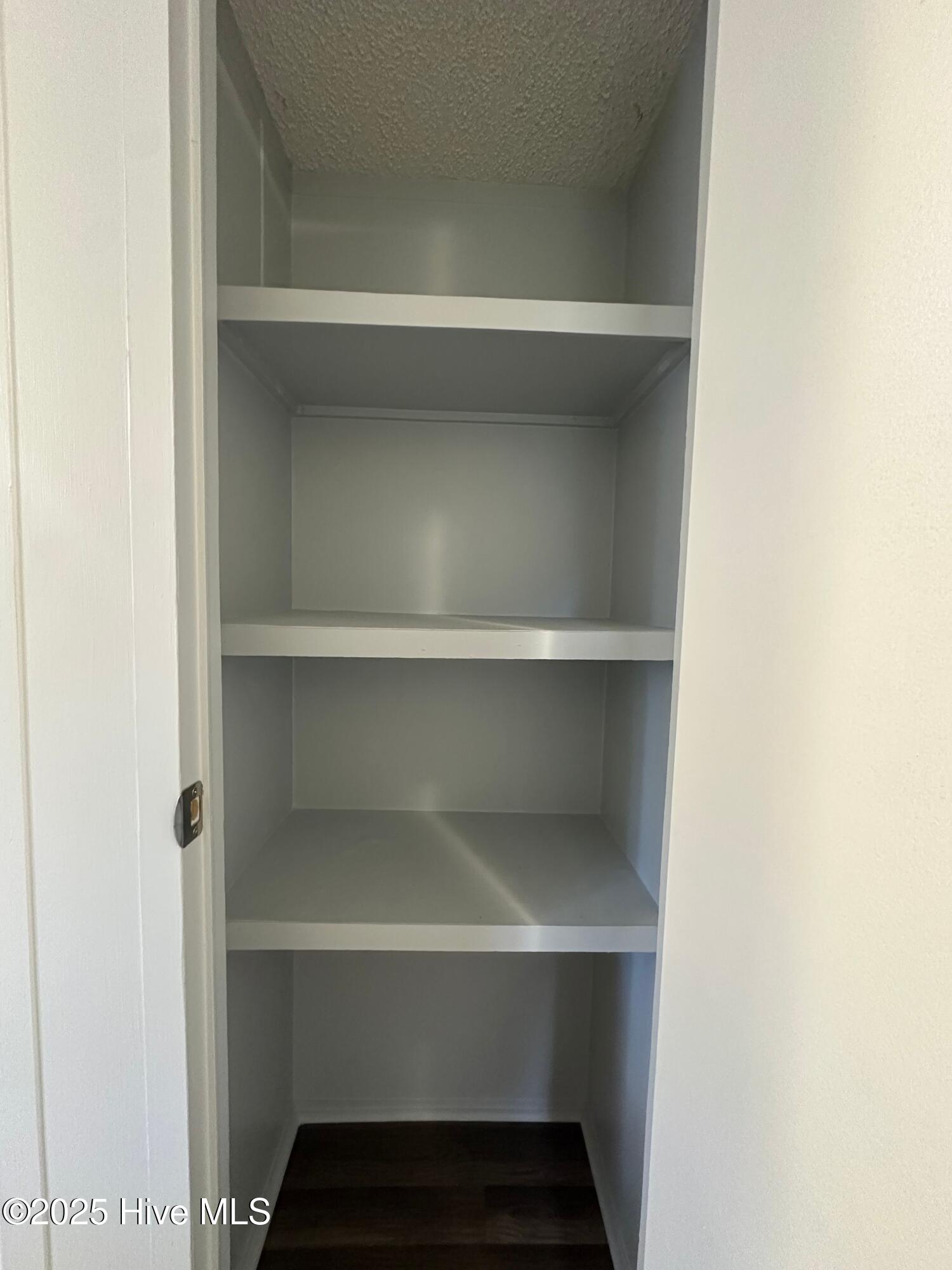 100545851 | Photo 11