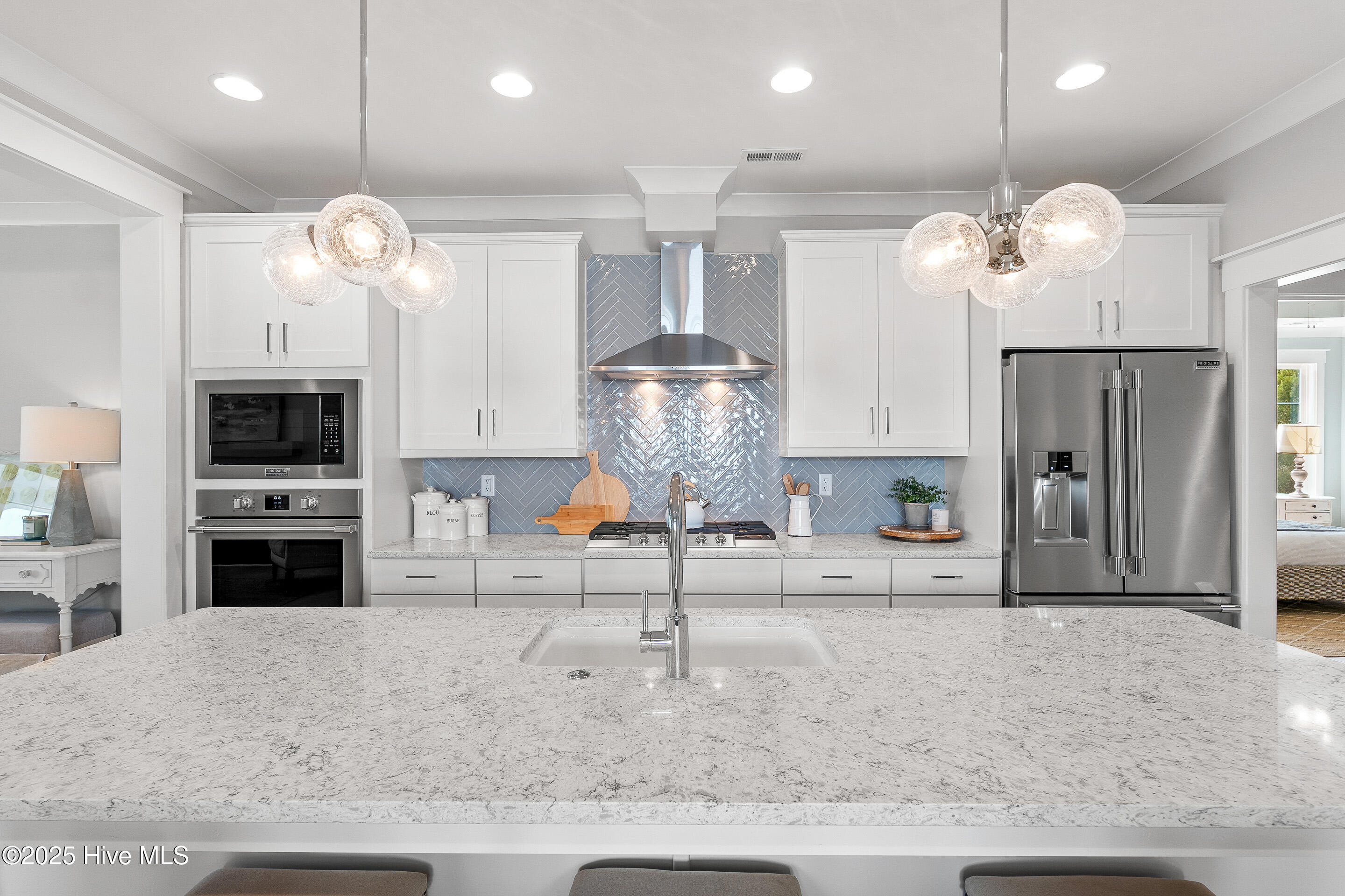 100471087 | Photo 19