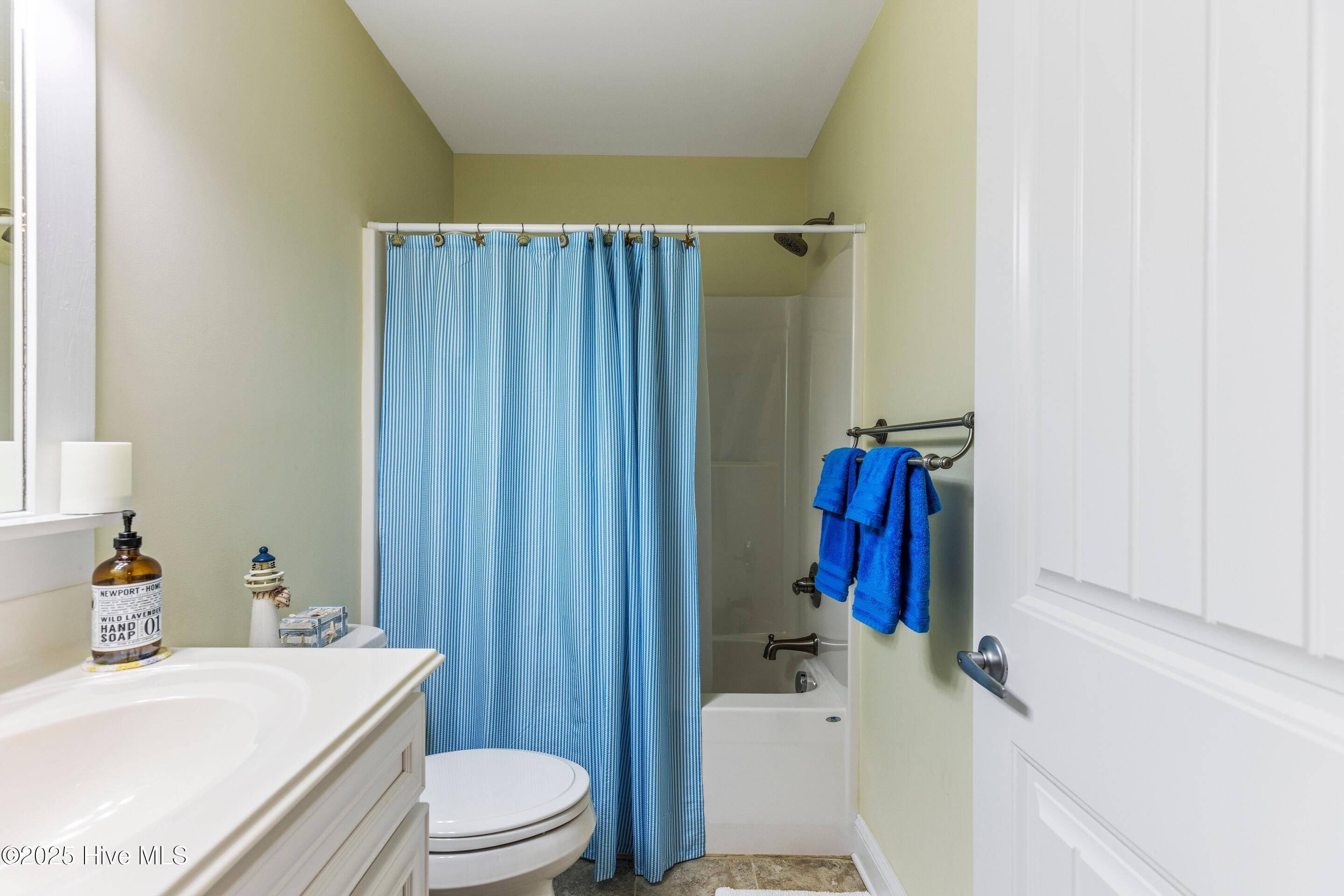 100553447 | Photo 32