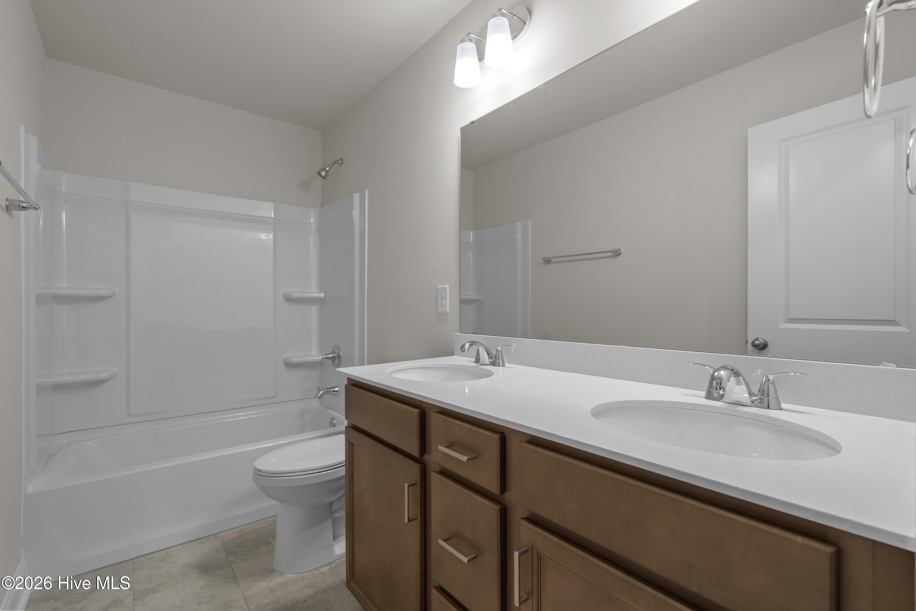 100549705 | Photo 12