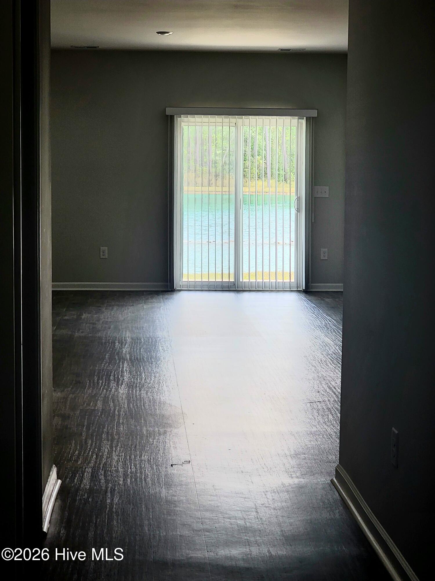 100564971 | Photo 30