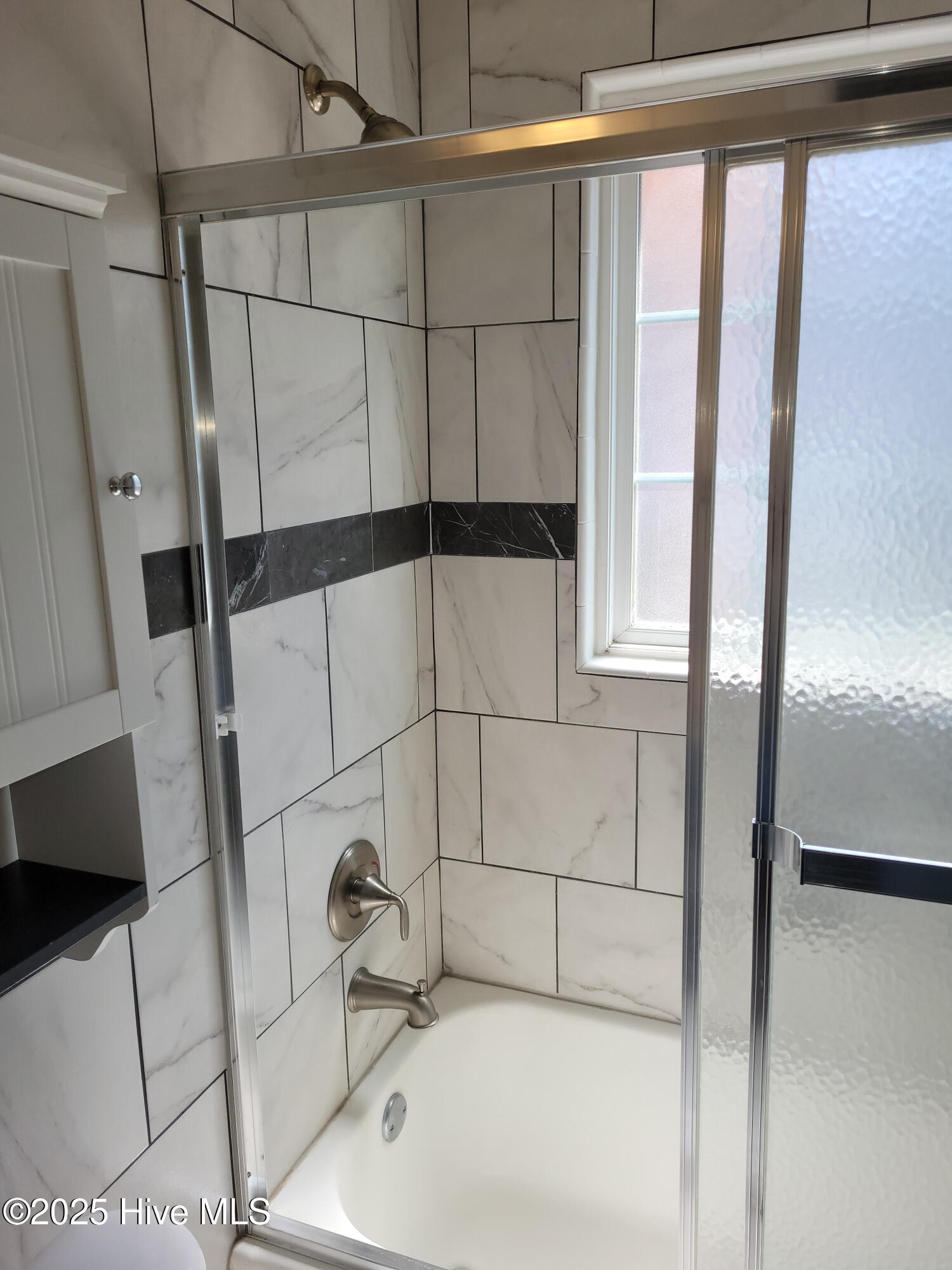 100531827 | Photo 16