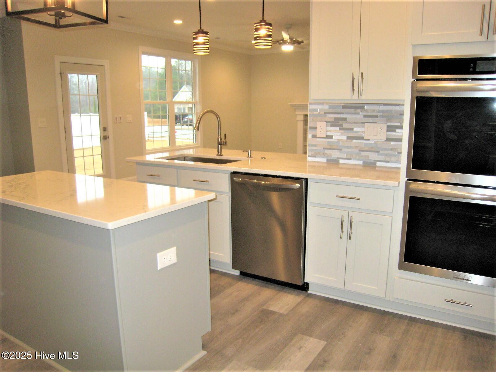 100514159 | Photo 12