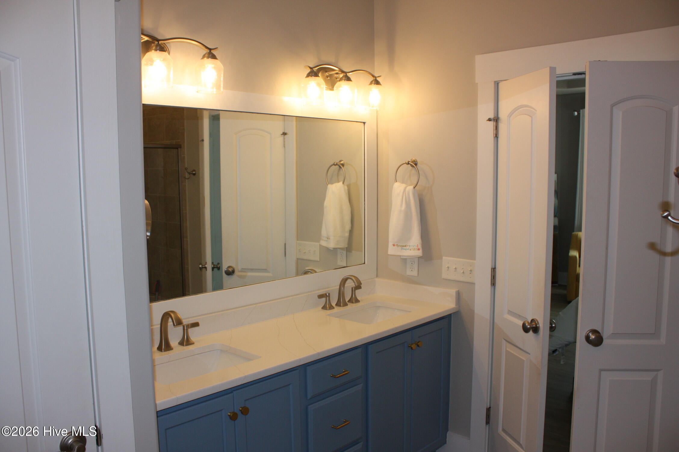 100555586 | Photo 37