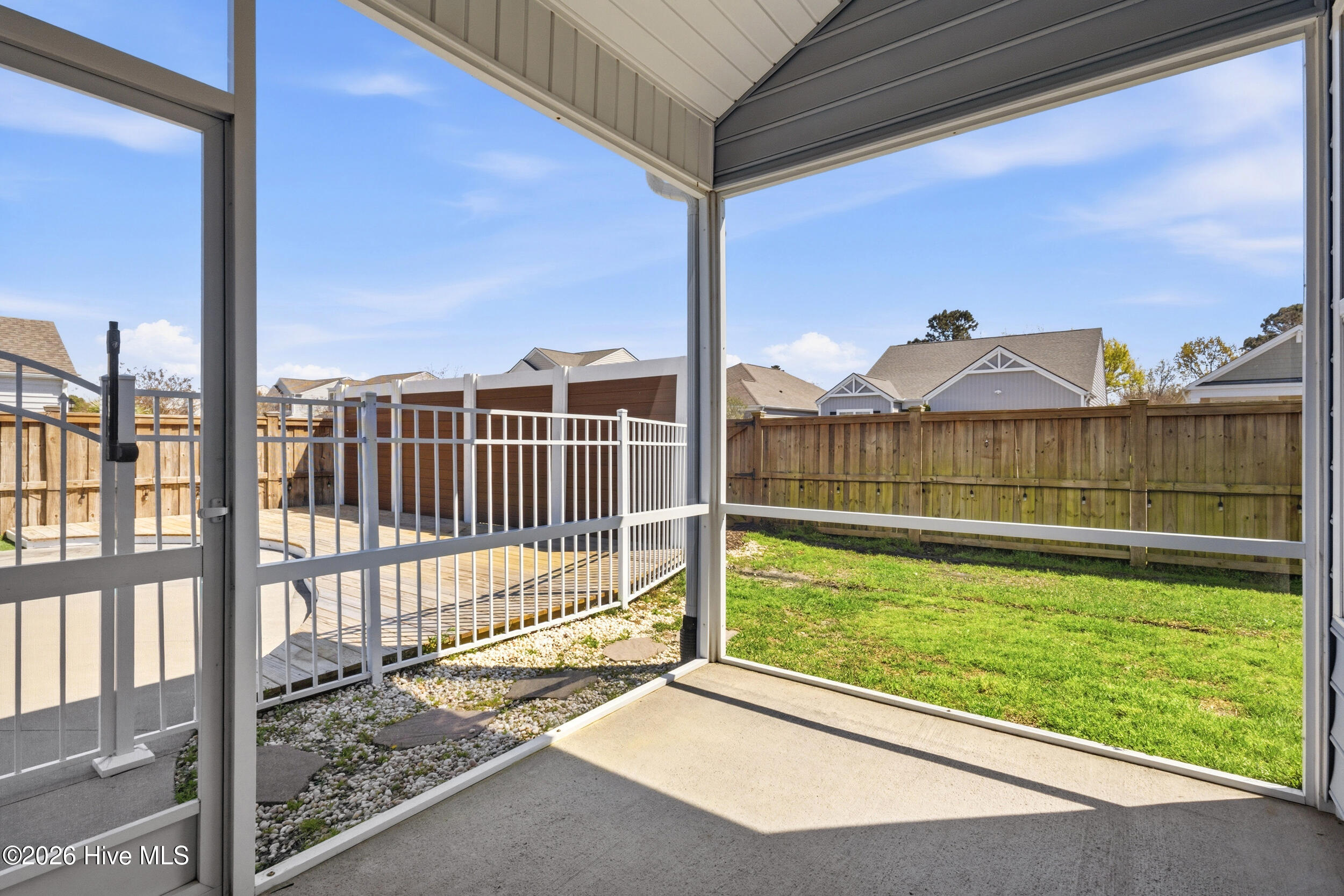 100561556 | Photo 40