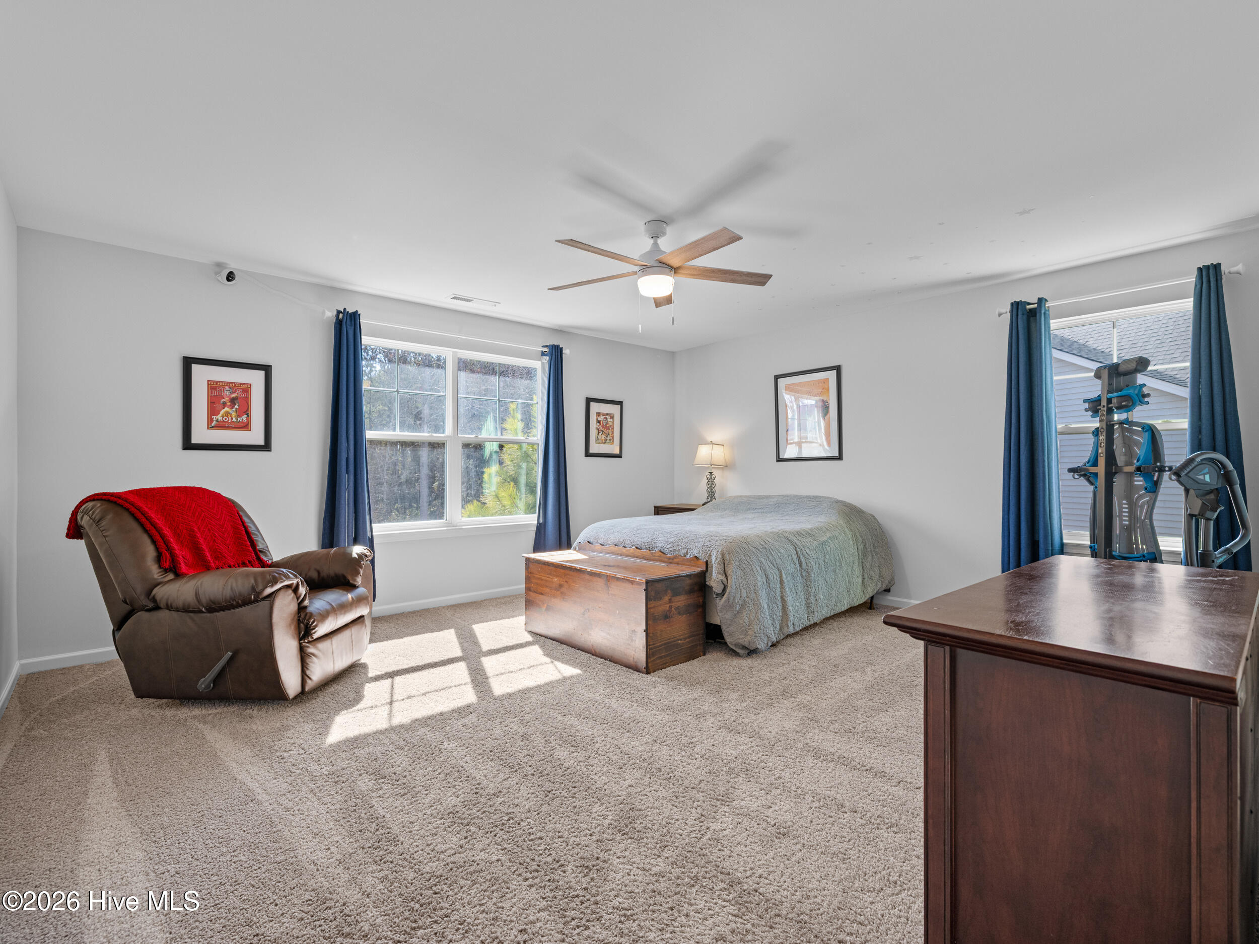 100557695 | Photo 51