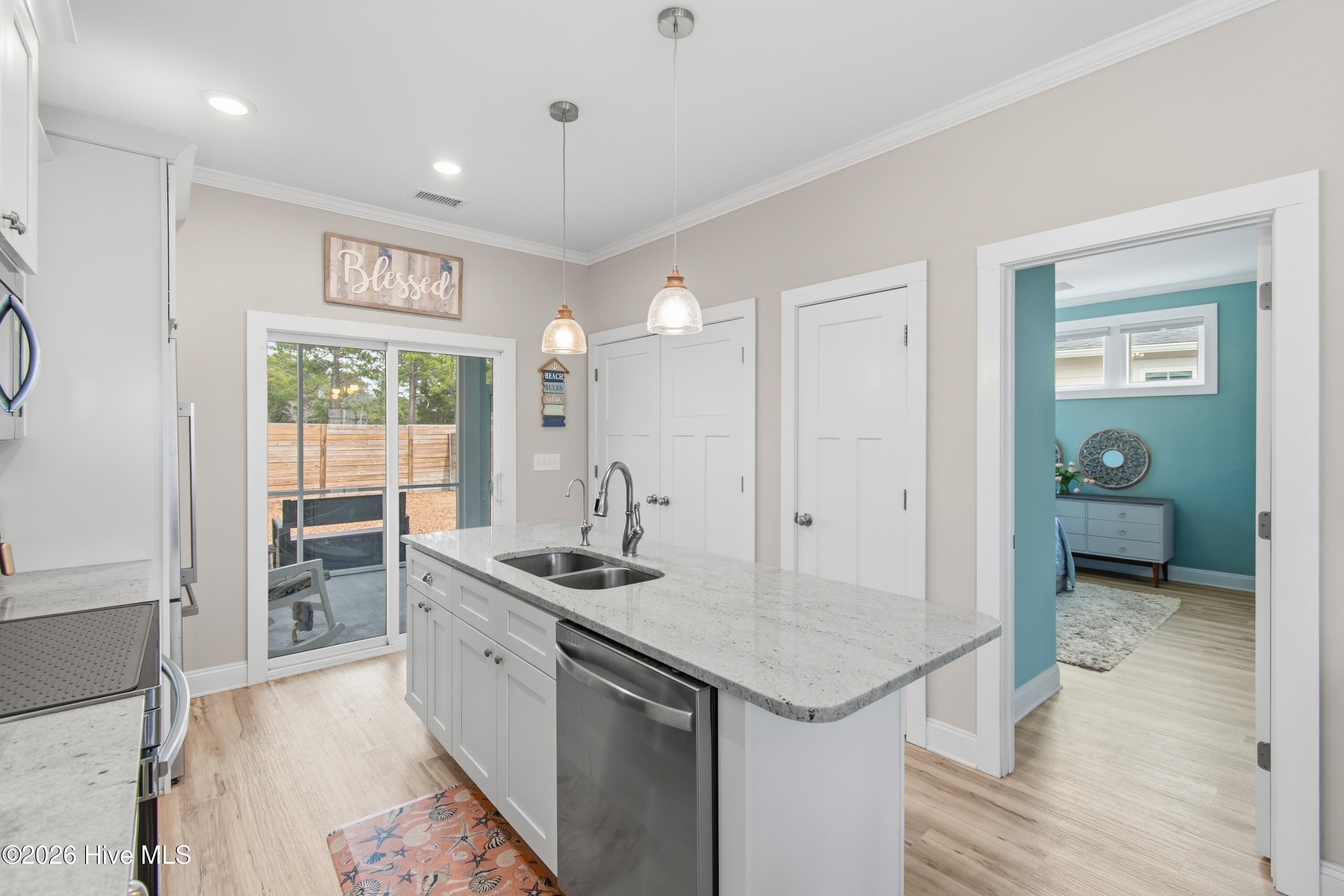 100556000 | Photo 15