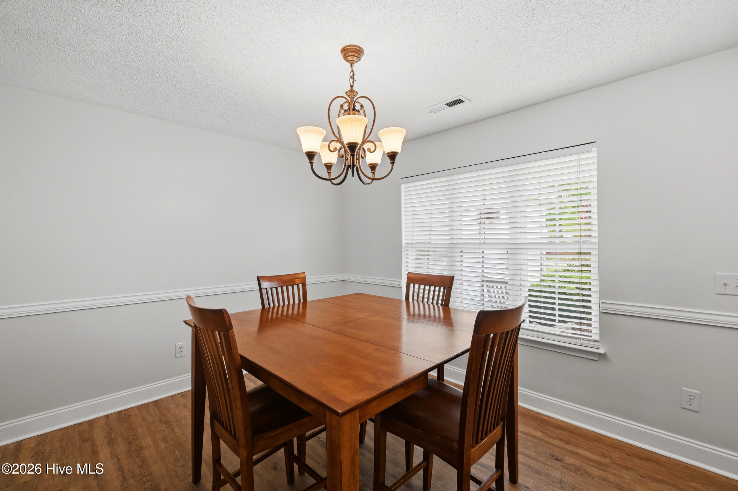 100565195 | Photo 11