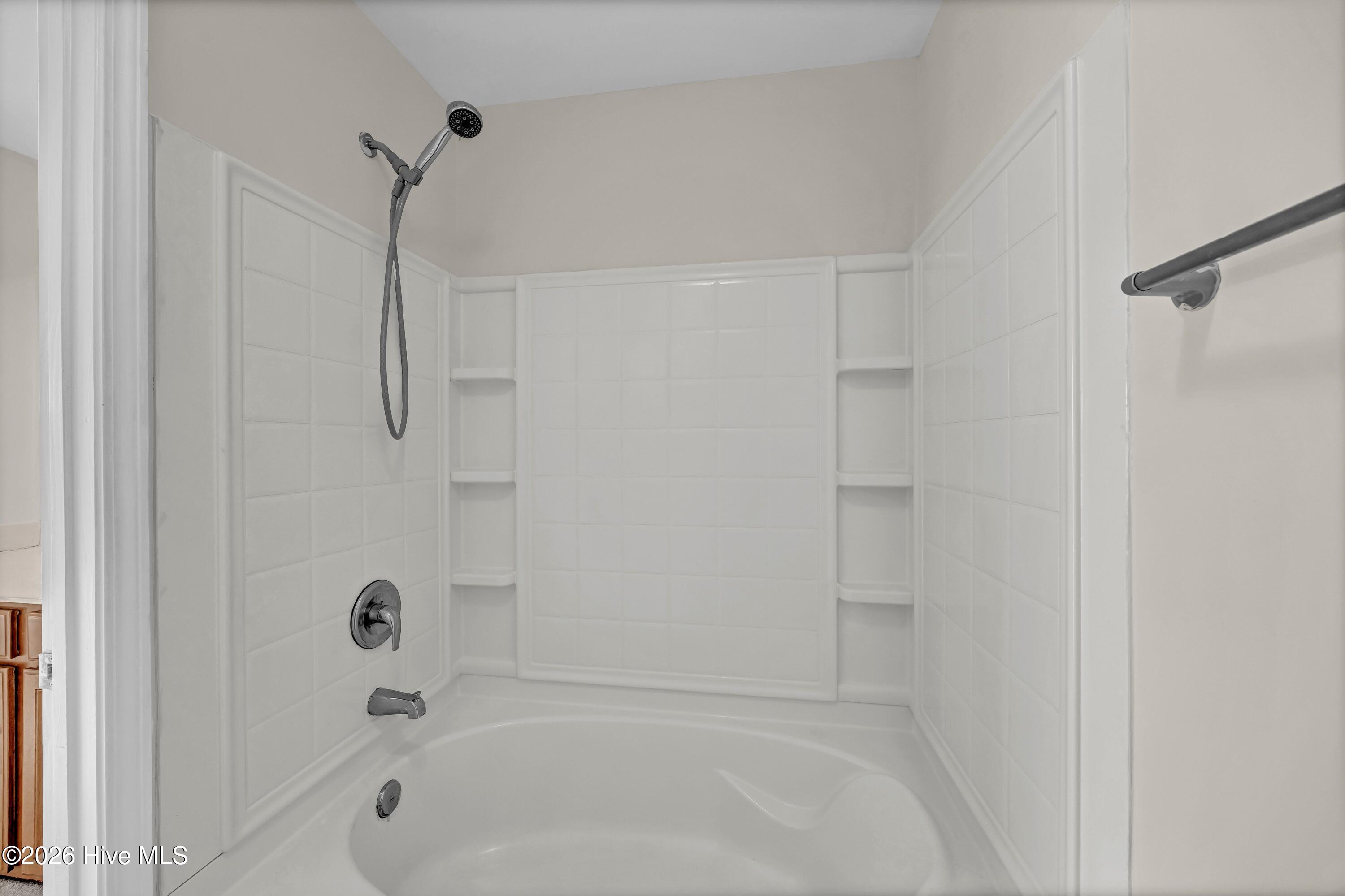 100557951 | Photo 24