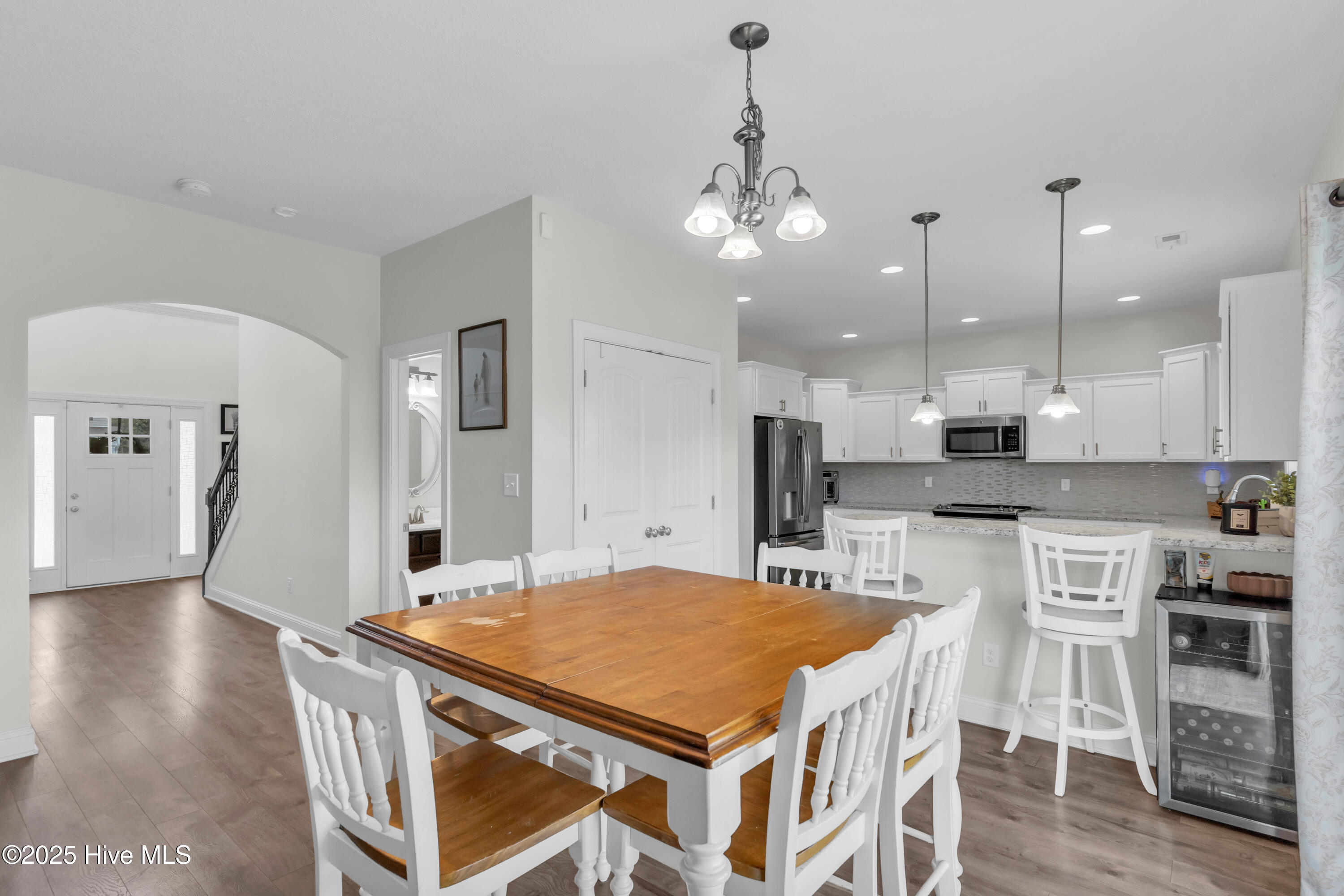 100534208 | Photo 15