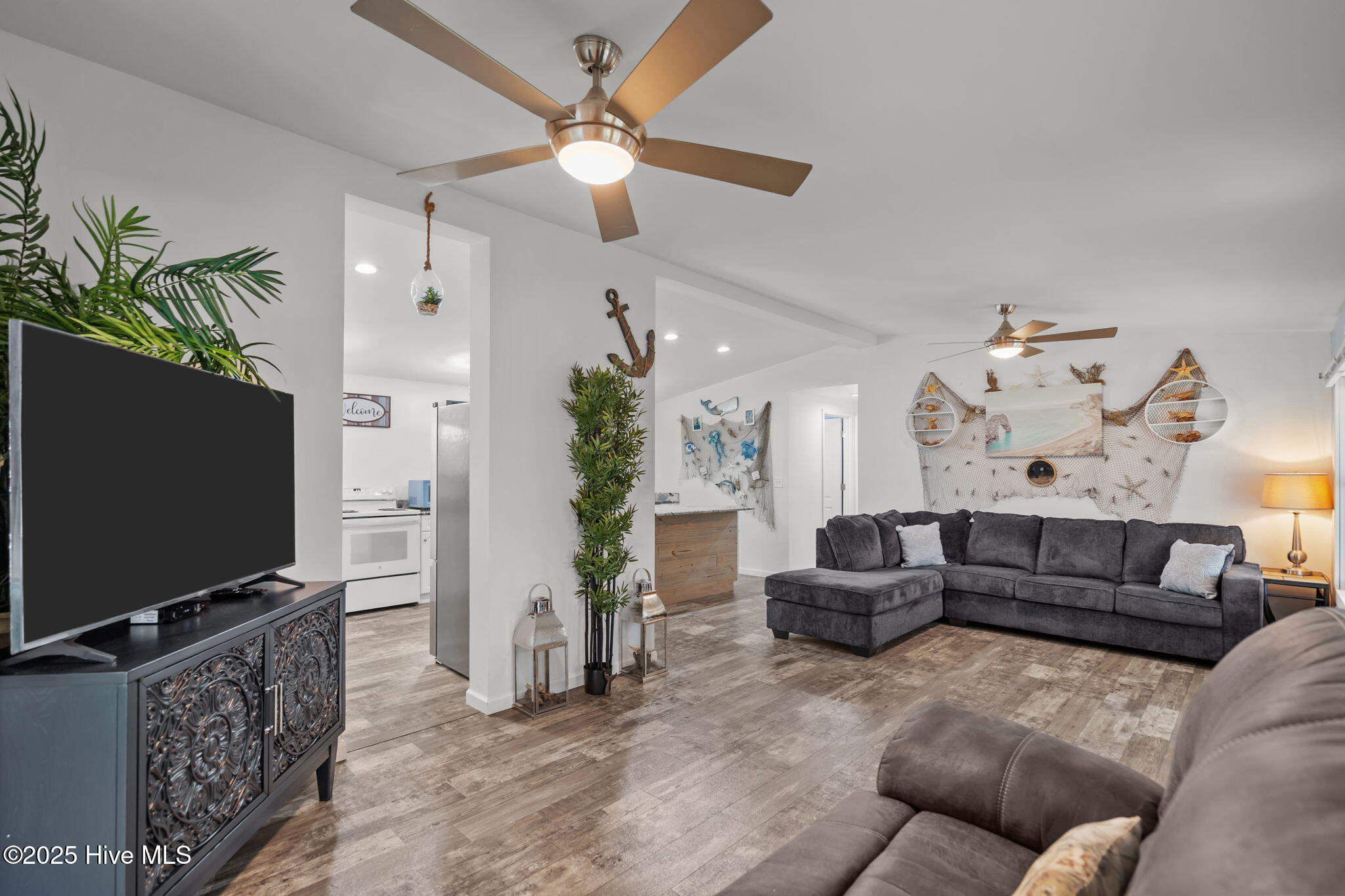 100528032 | Photo 12