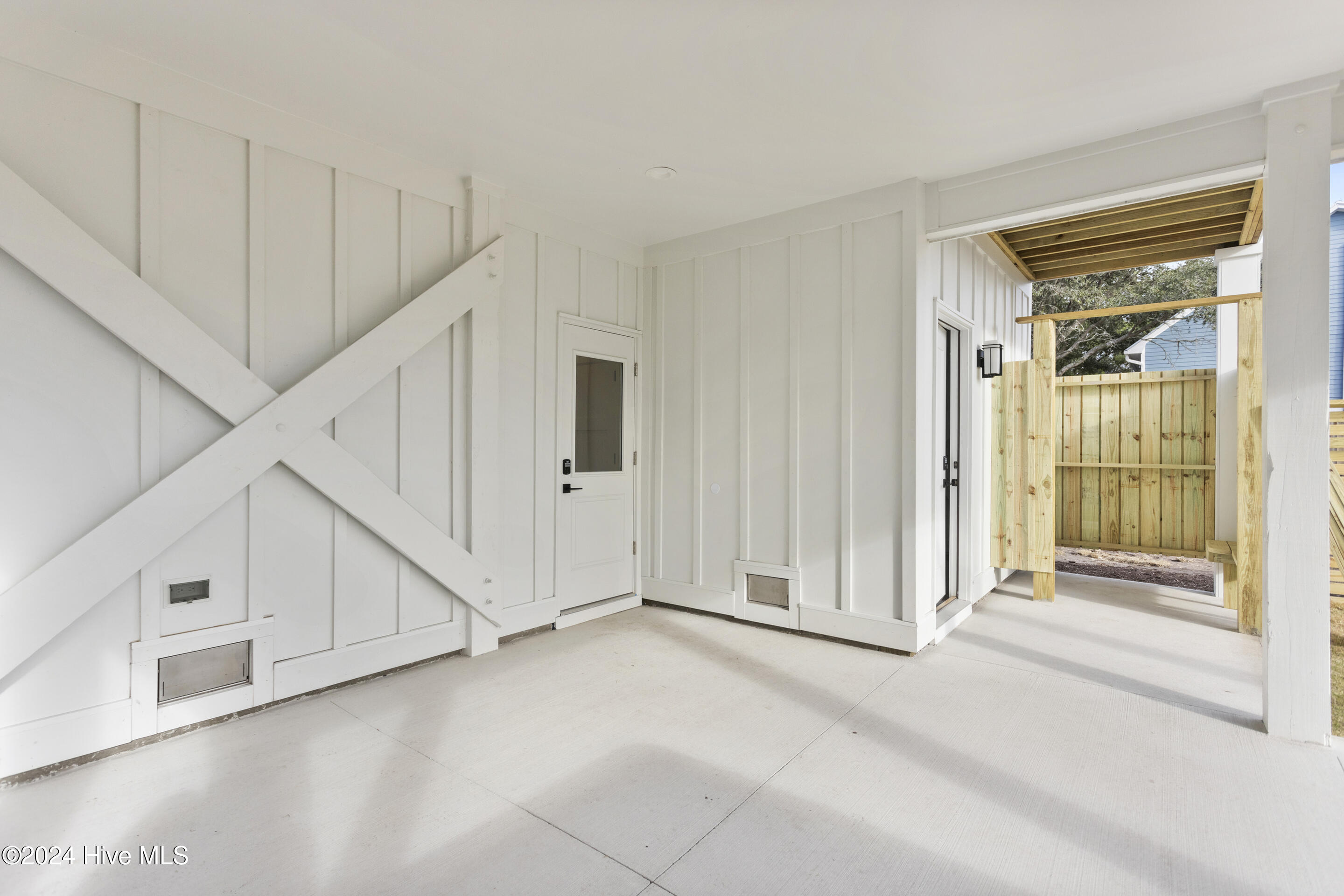 100559192 | Photo 29