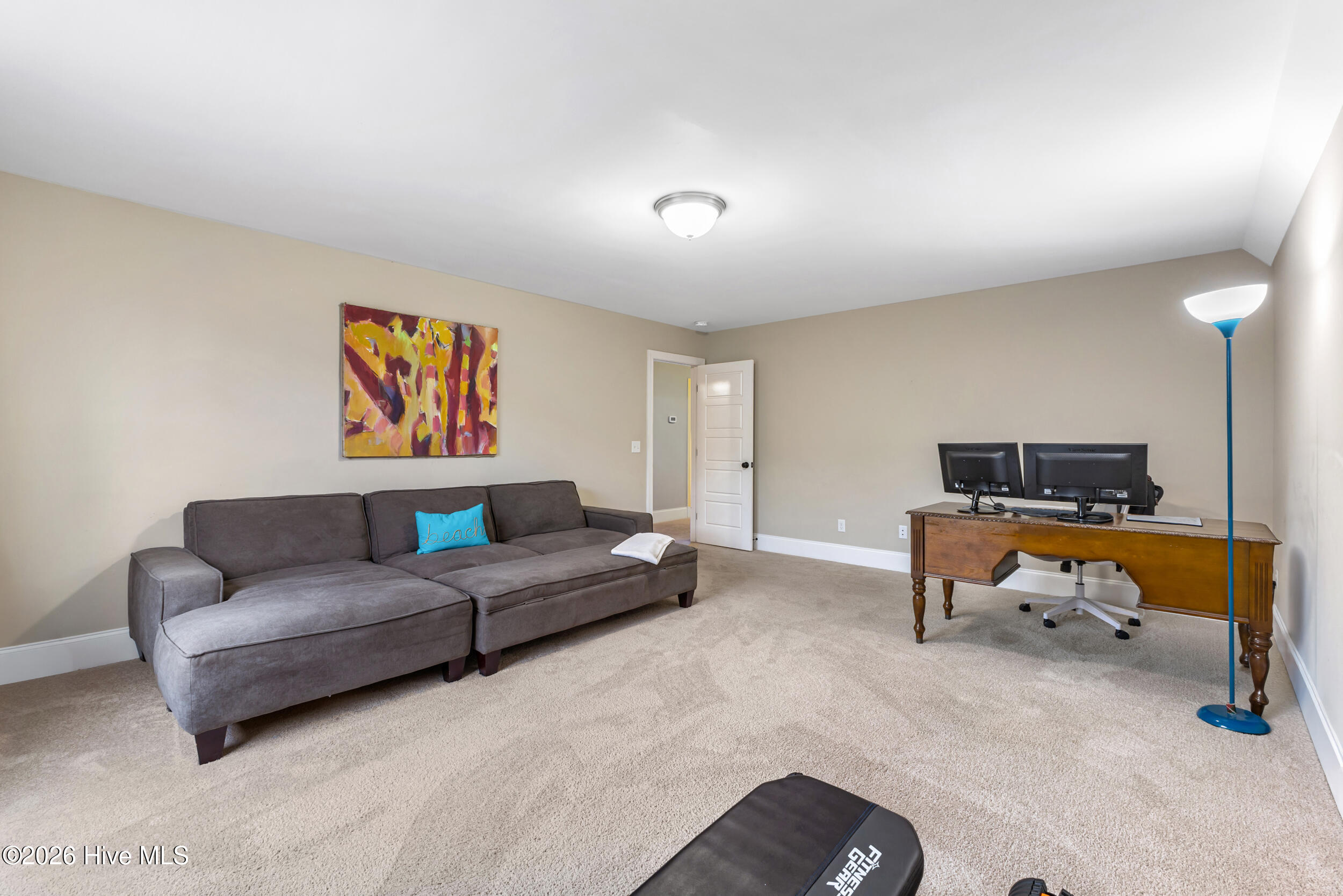 100554071 | Photo 31