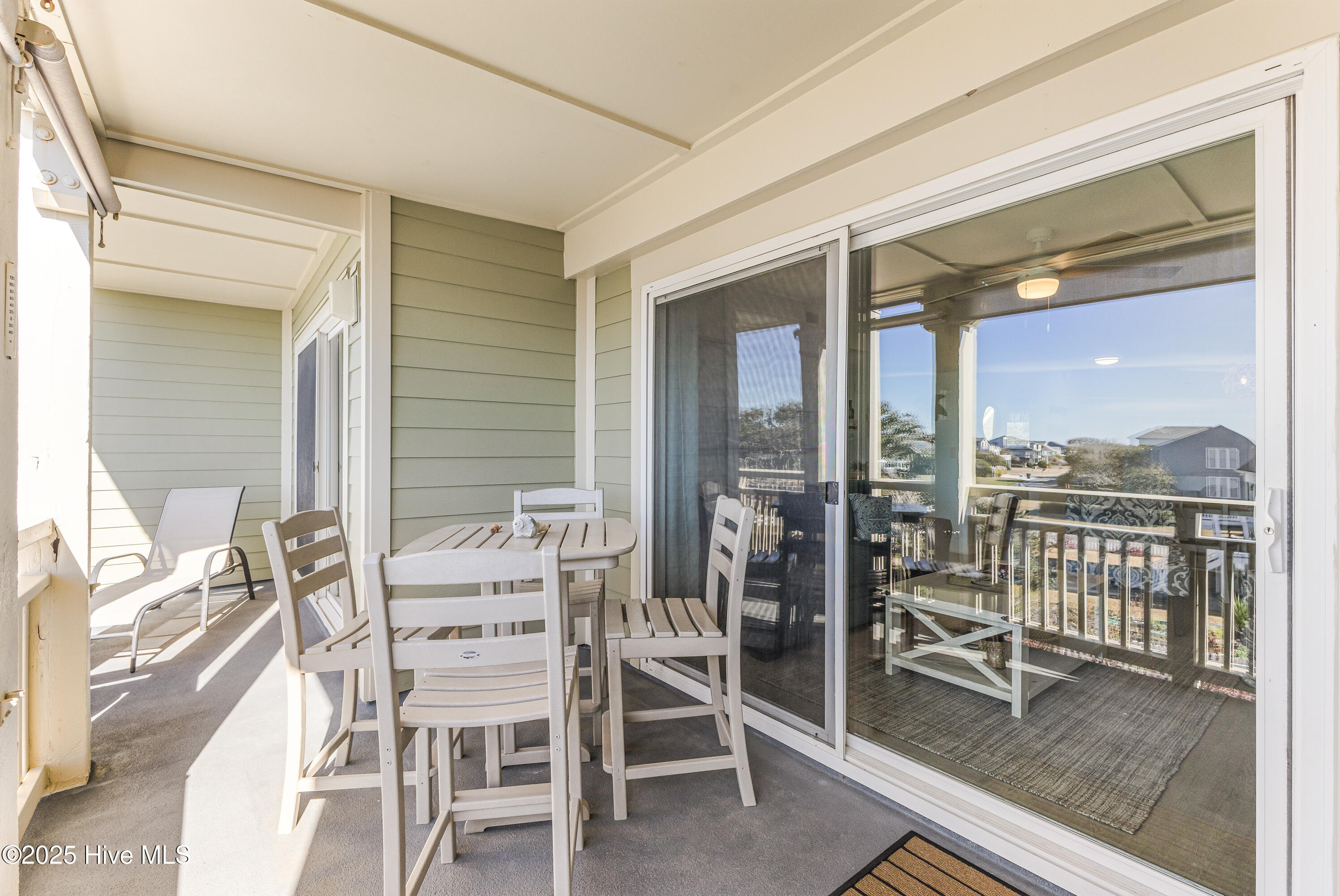 100545293 | Photo 14