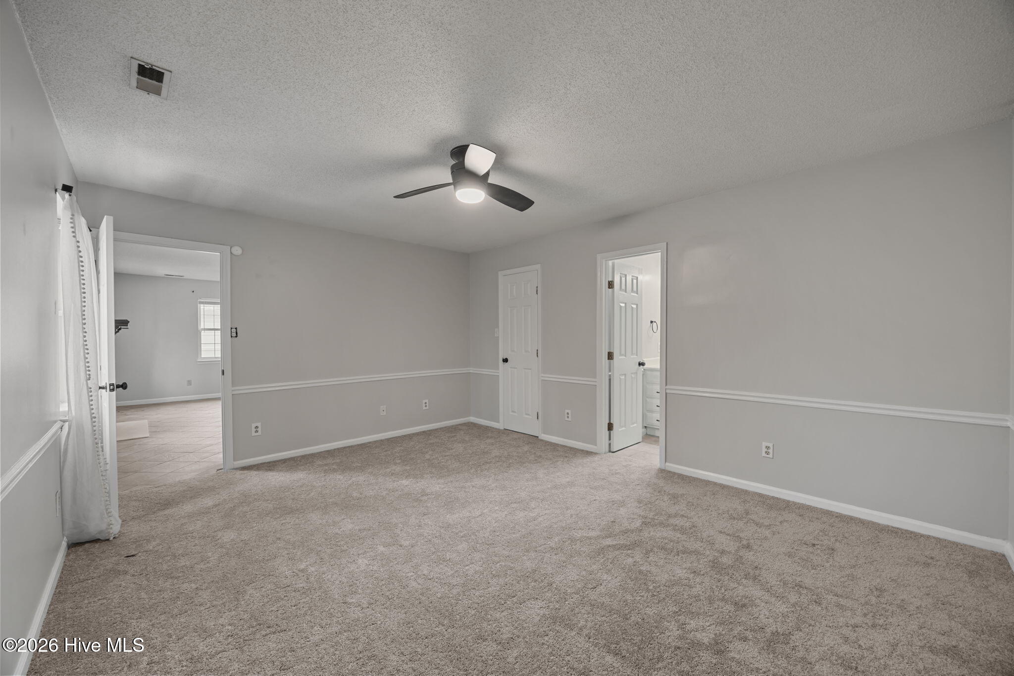 100553131 | Photo 22