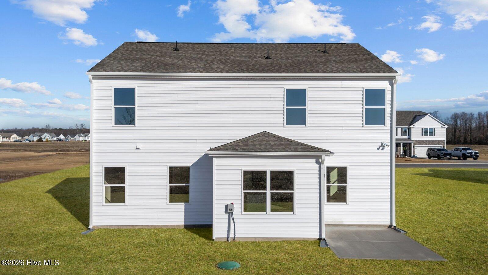 * Photos are not of actual home or interior features and are representative of floor plan only. *