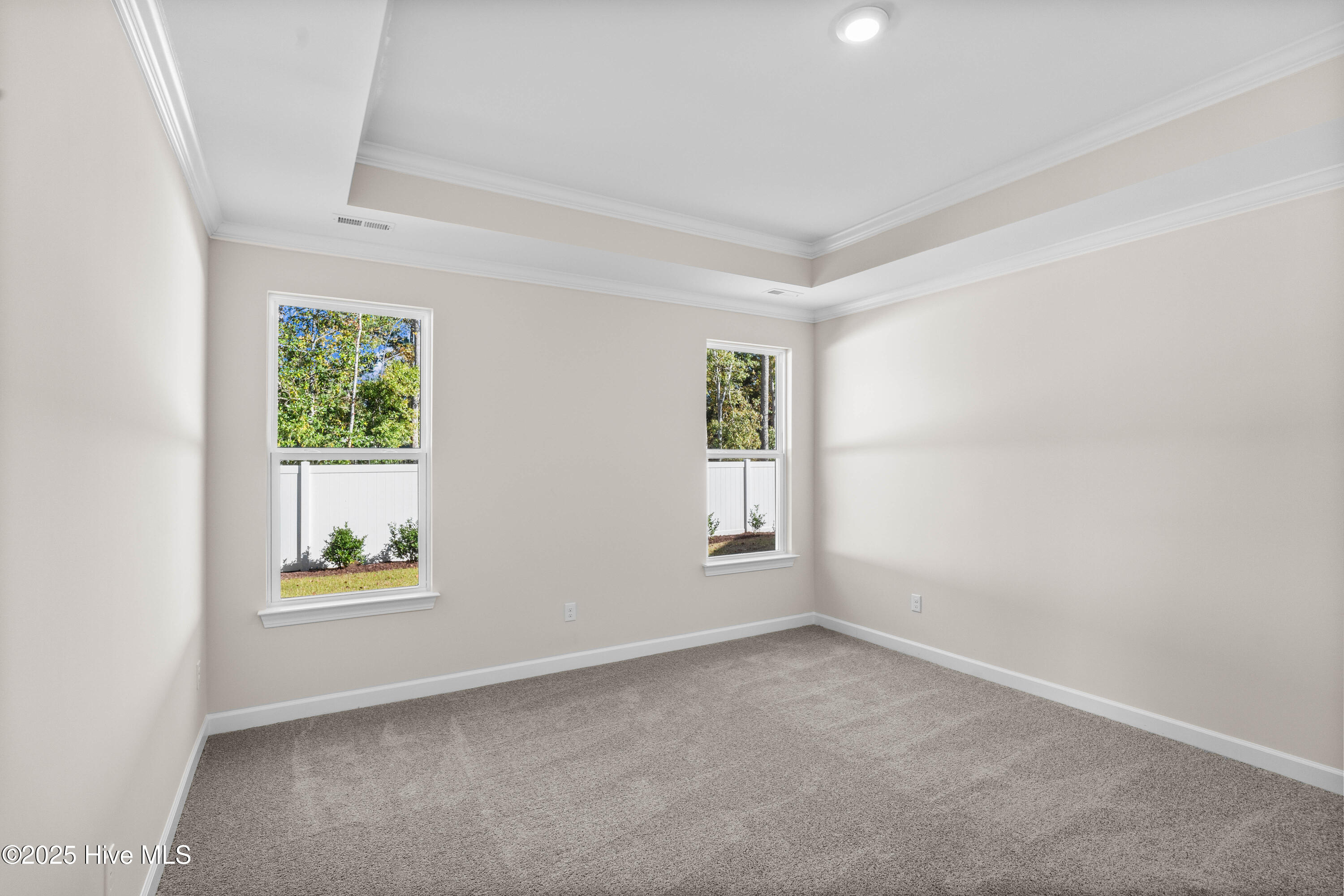 100499667 | Photo 18