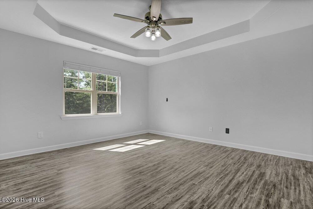 100567817 | Photo 13