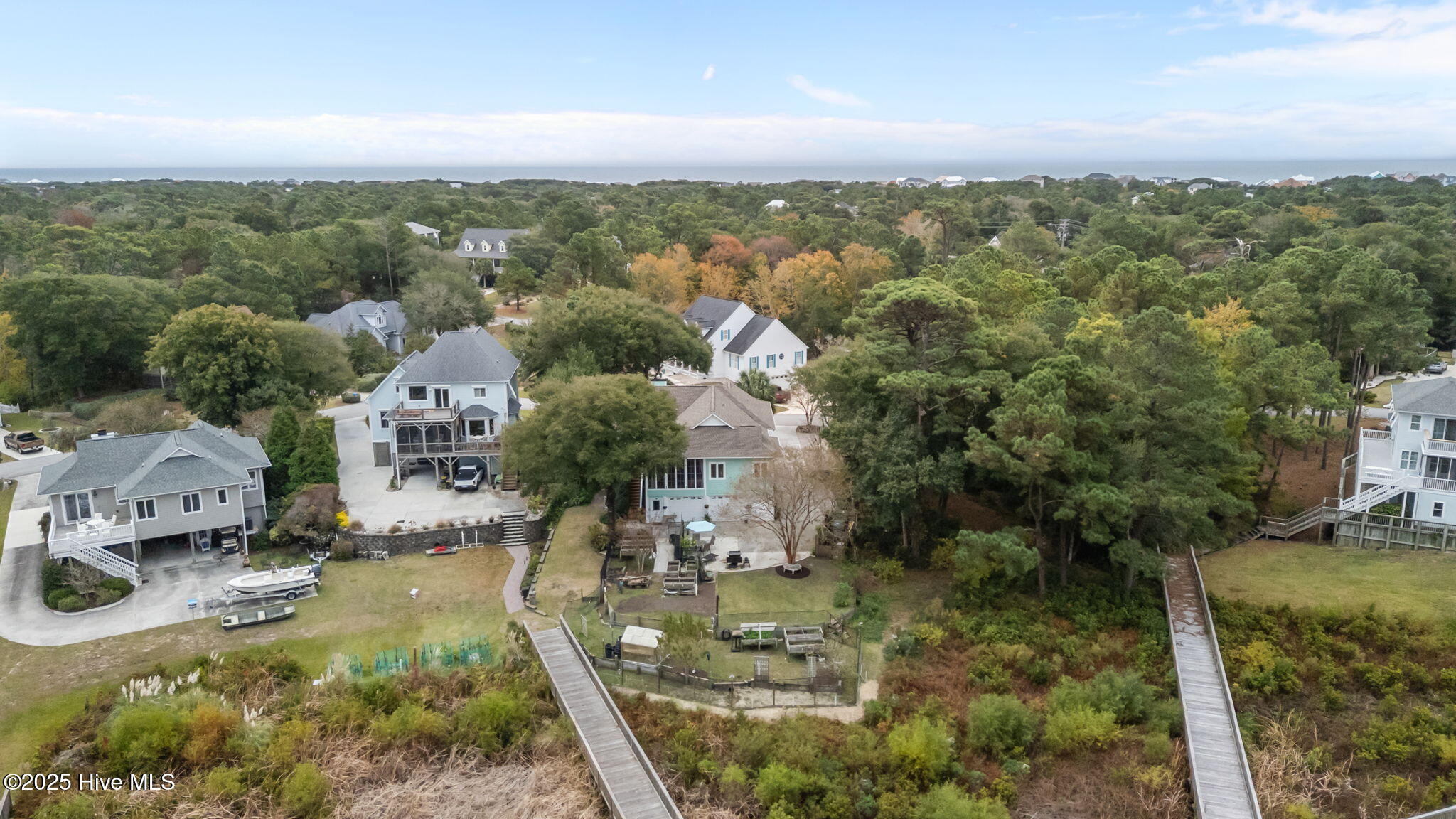 100558130 | Photo 57