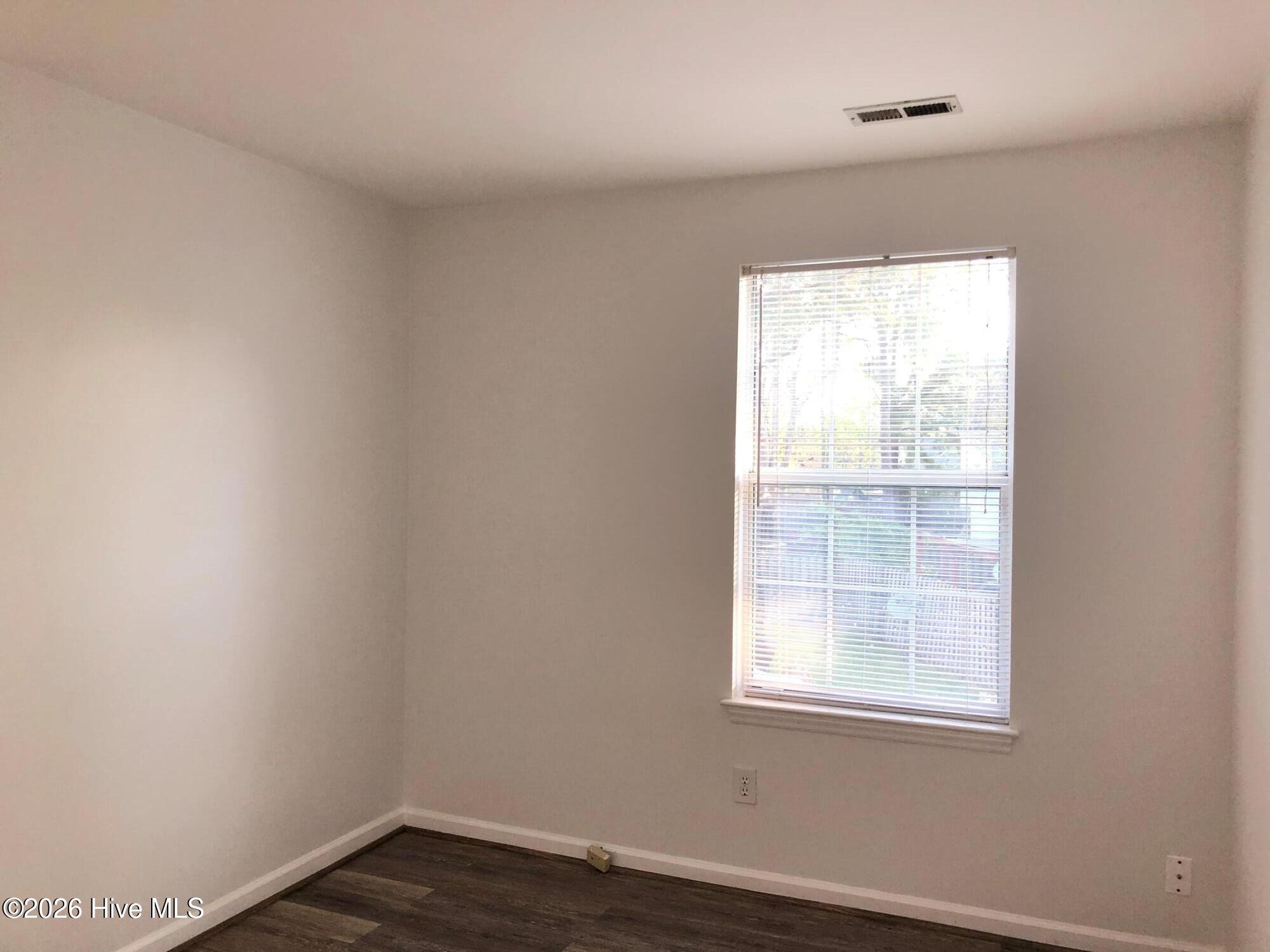 100556487 | Photo 14