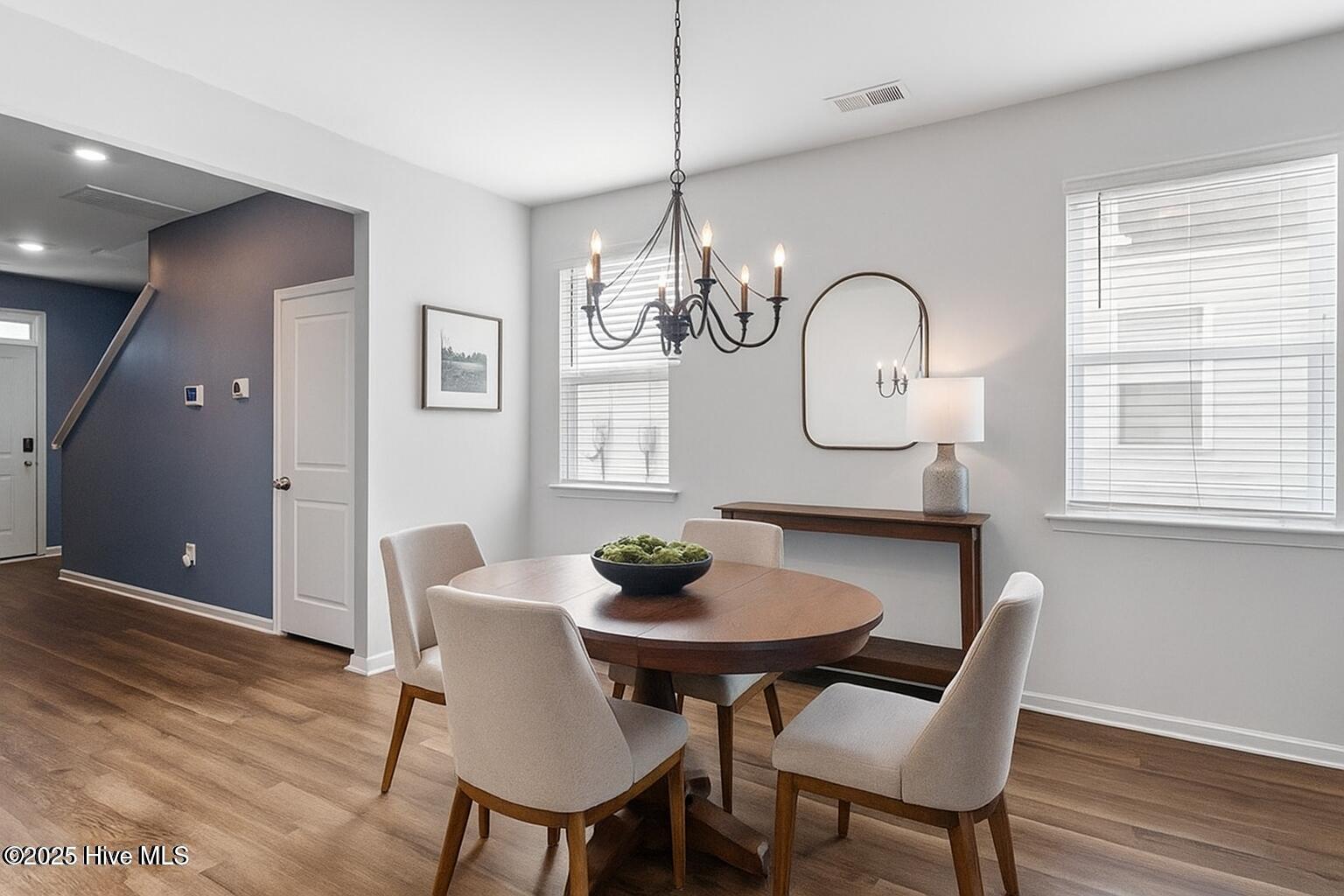 100540789 | Photo 10