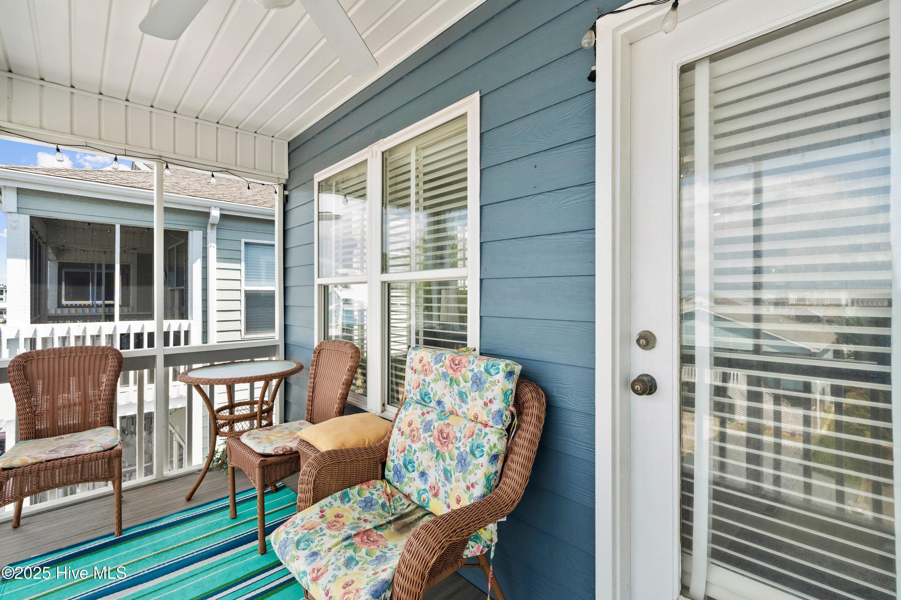 100521733 | Photo 35