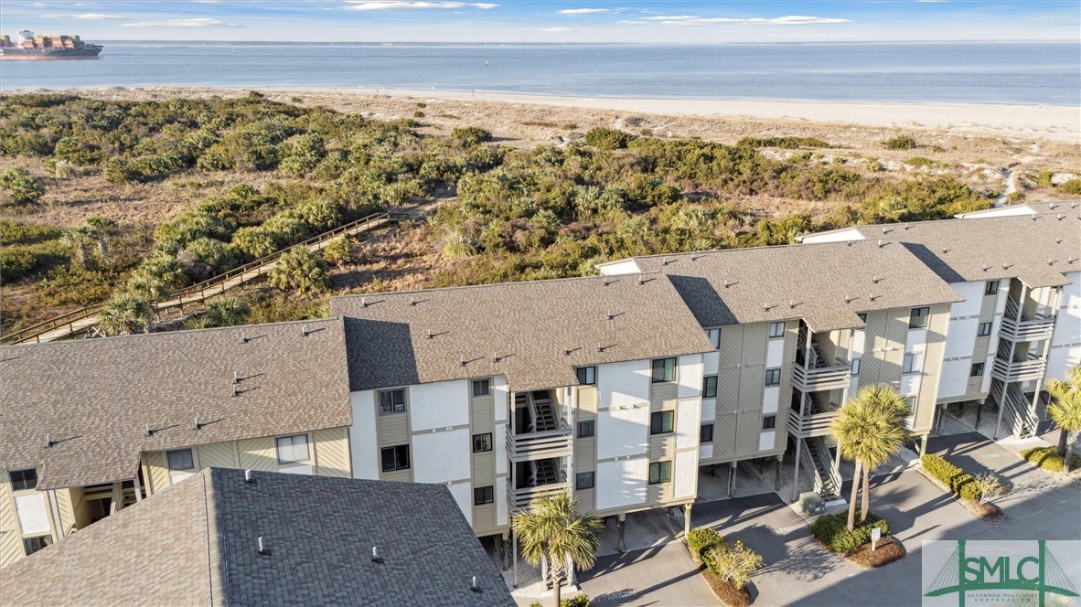 View of  entry side of condo