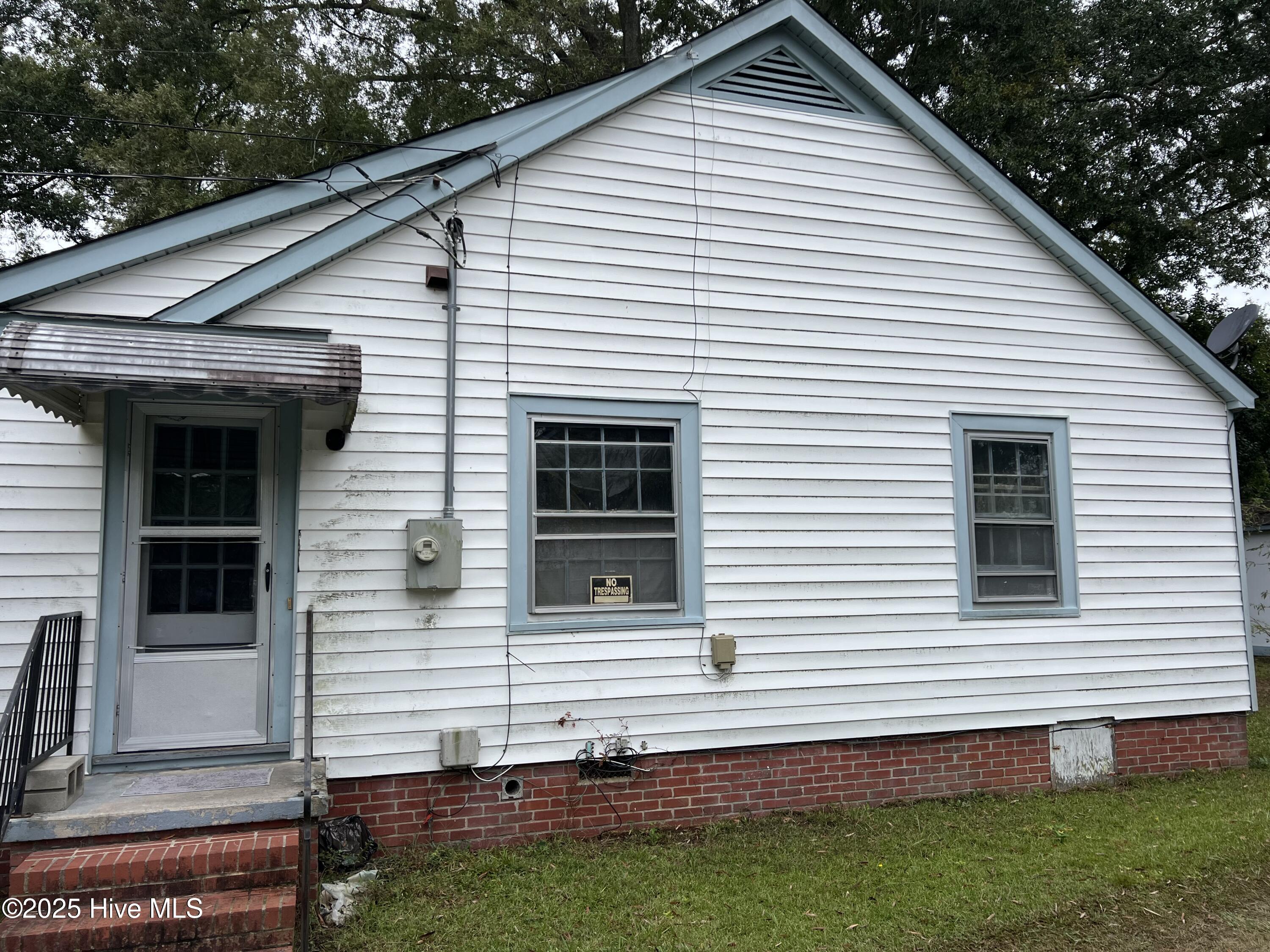 Homes for sale in Kinston, NC | 306 Woodlawn Dr, Kinston, NC 28501 | MLS# 100535748