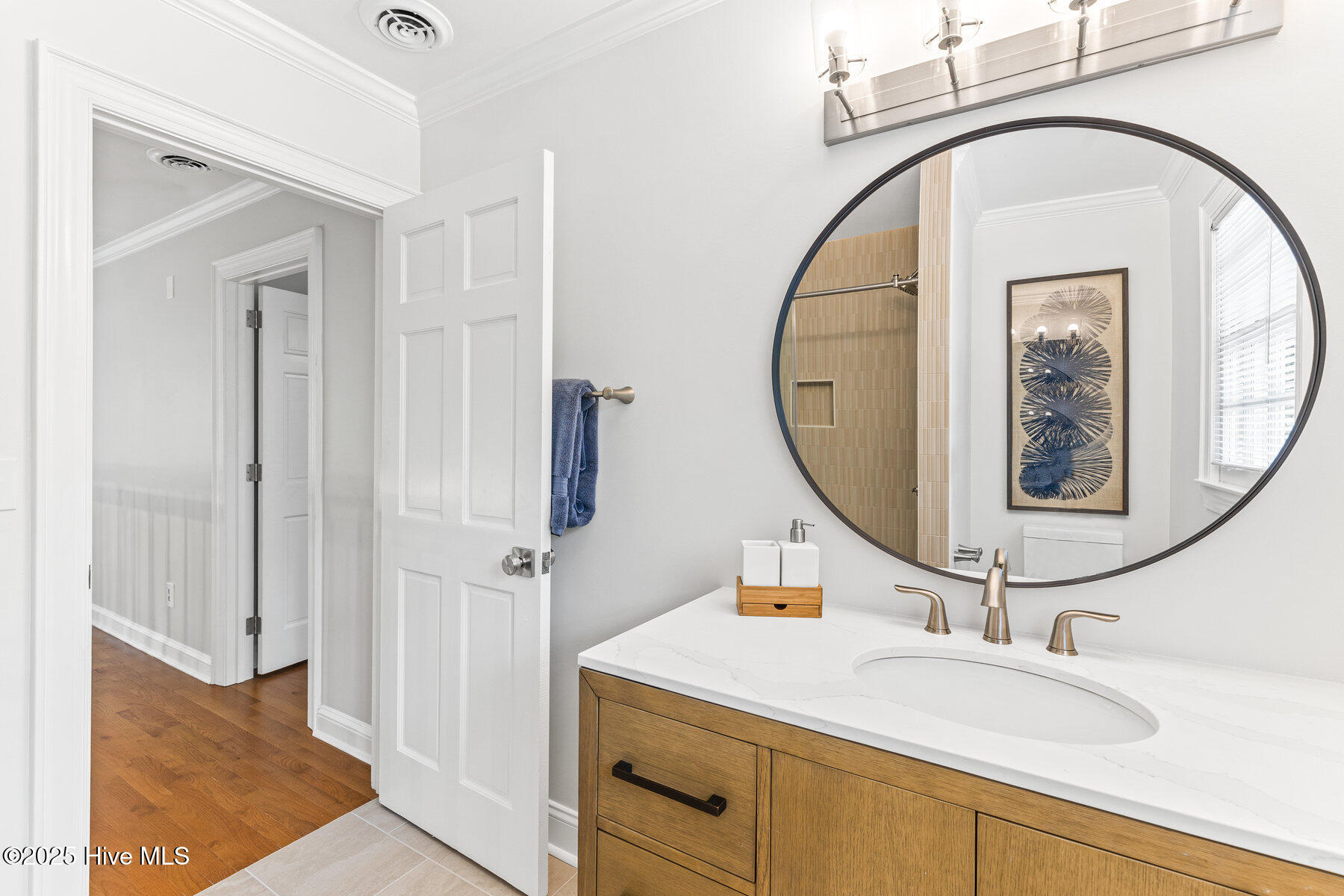 100489617 | Photo 31