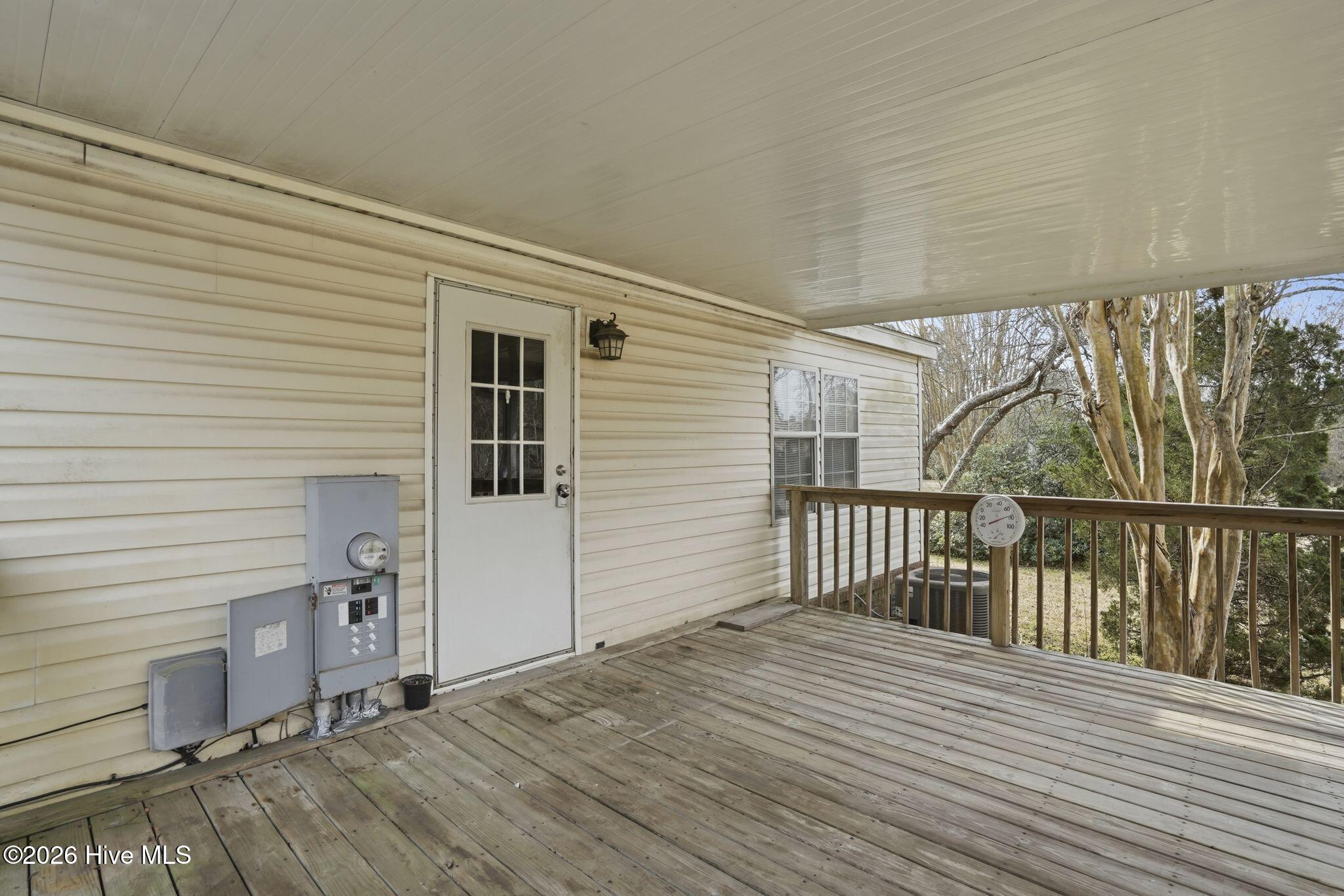 100556115 | Photo 74