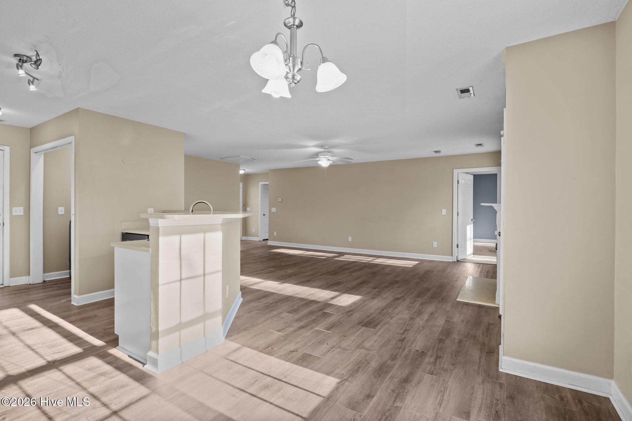 100522490 | Photo 12