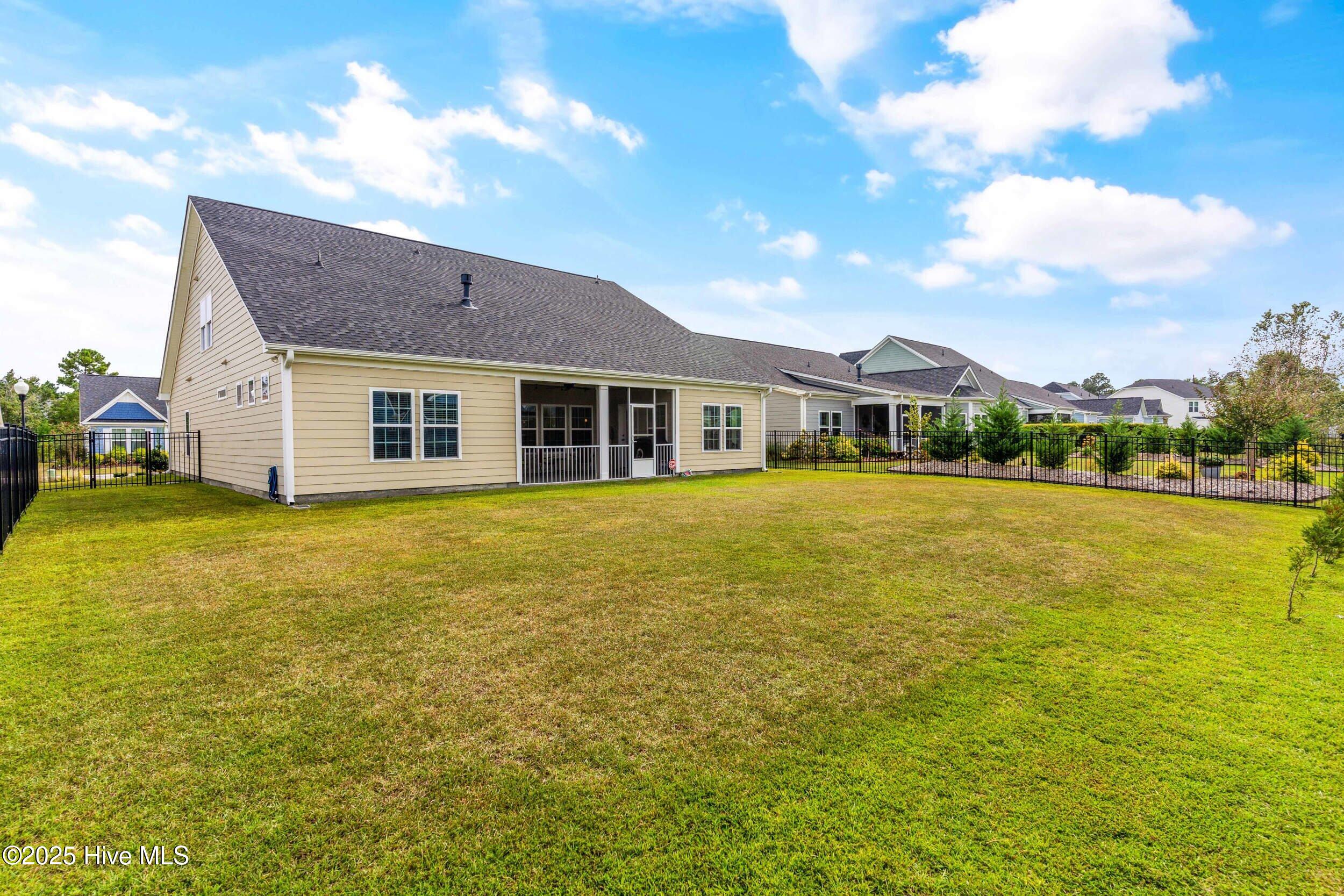 100513907 | Photo 32