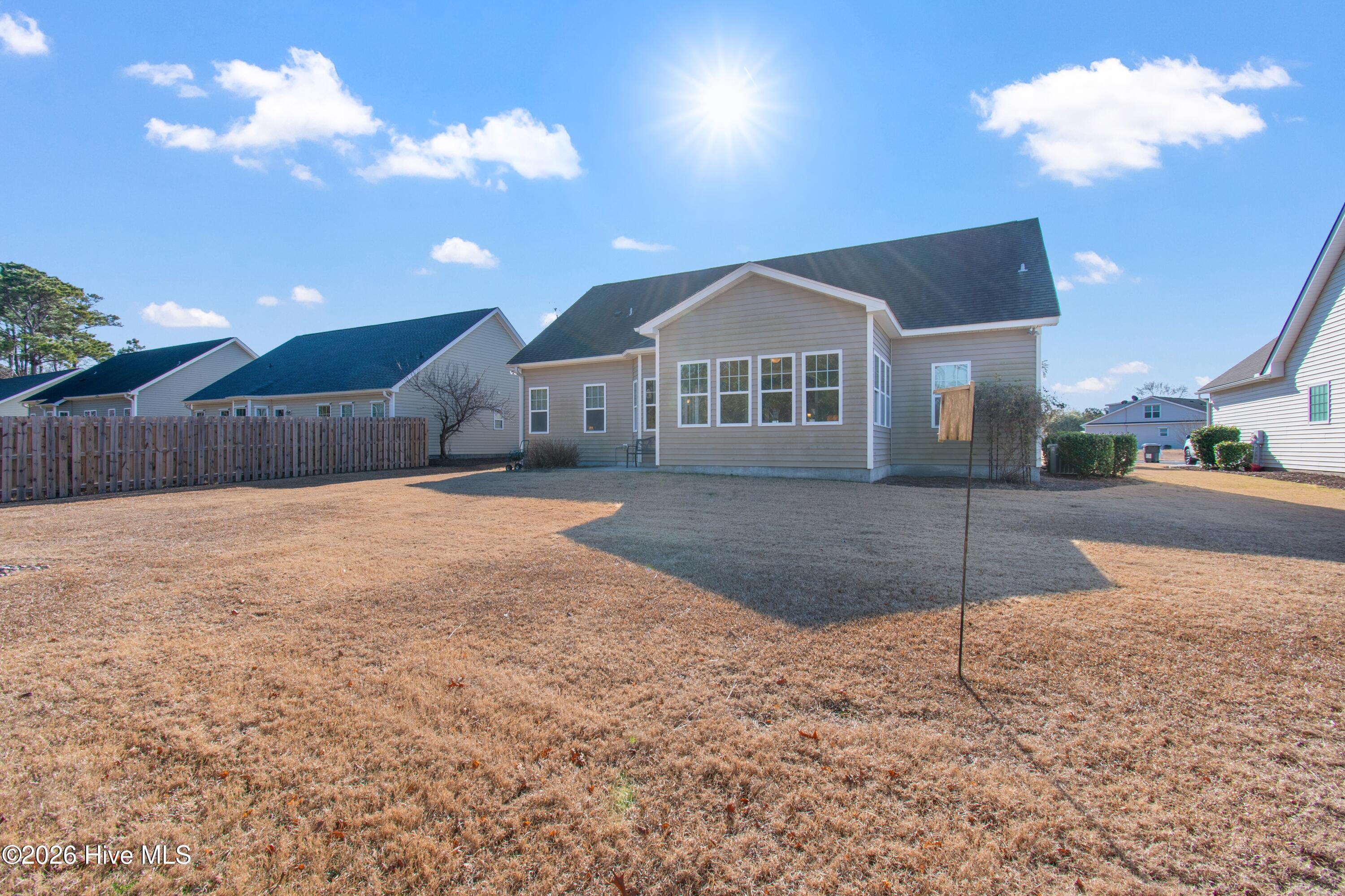 100547718 | Photo 32