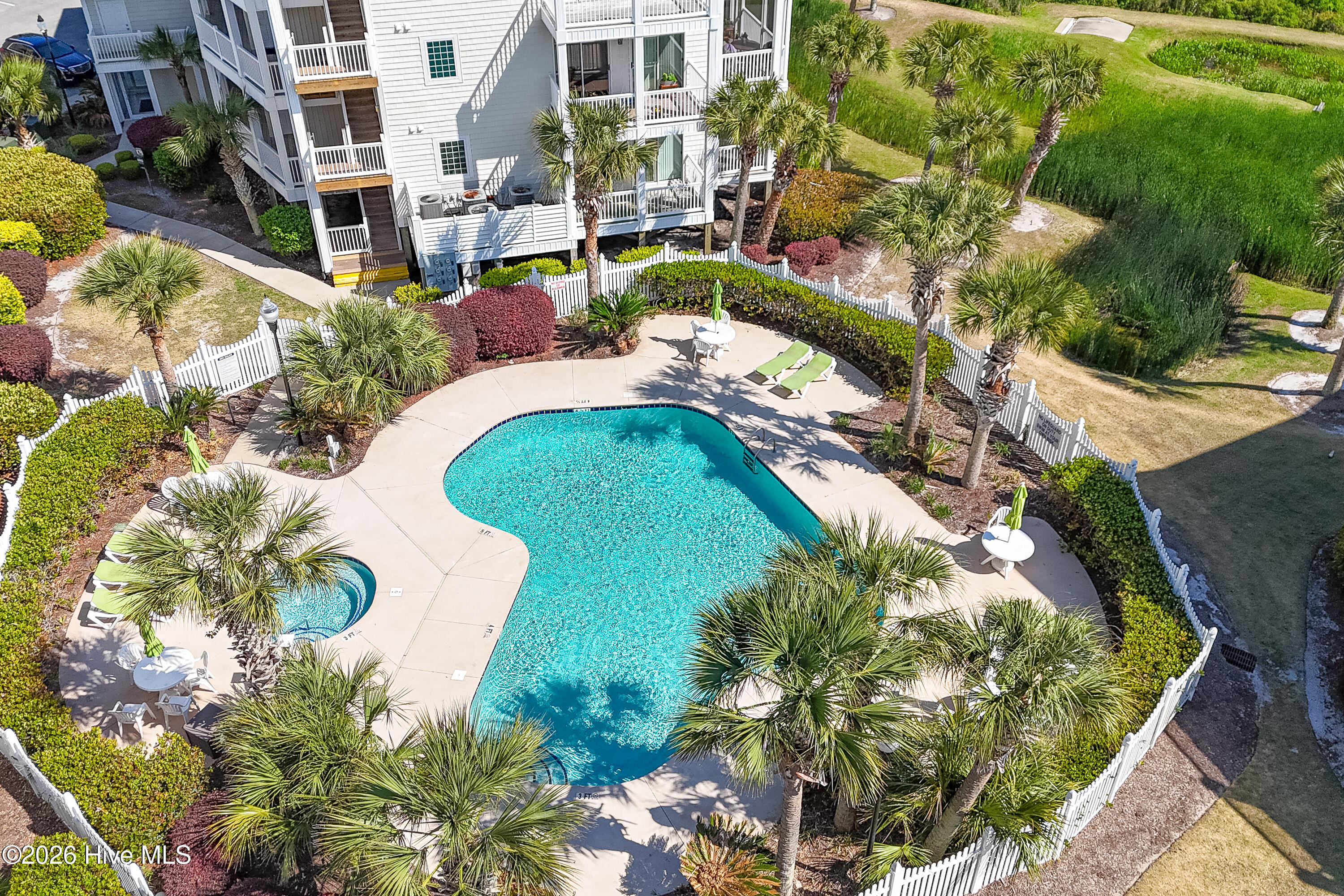 100569606 | Photo 47