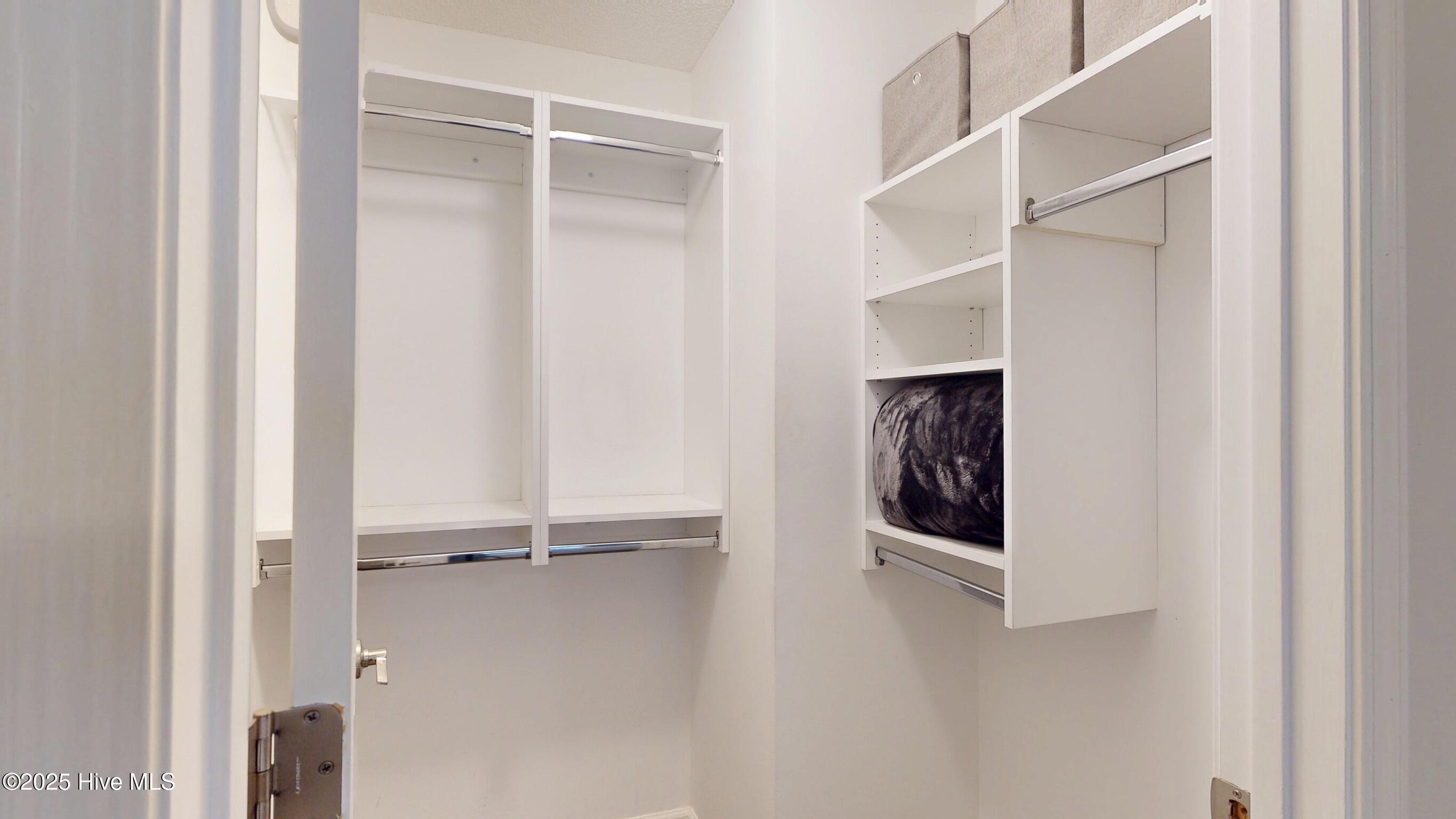 100542842 | Photo 27