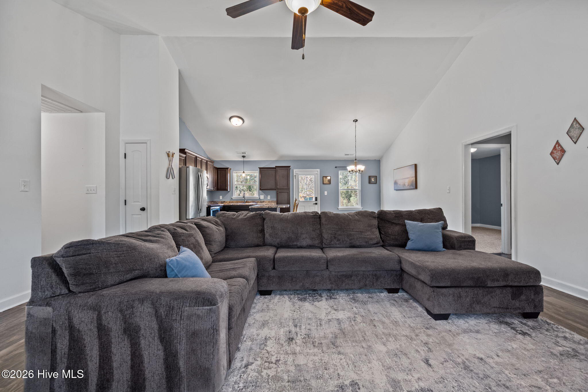 100547902 | Photo 10