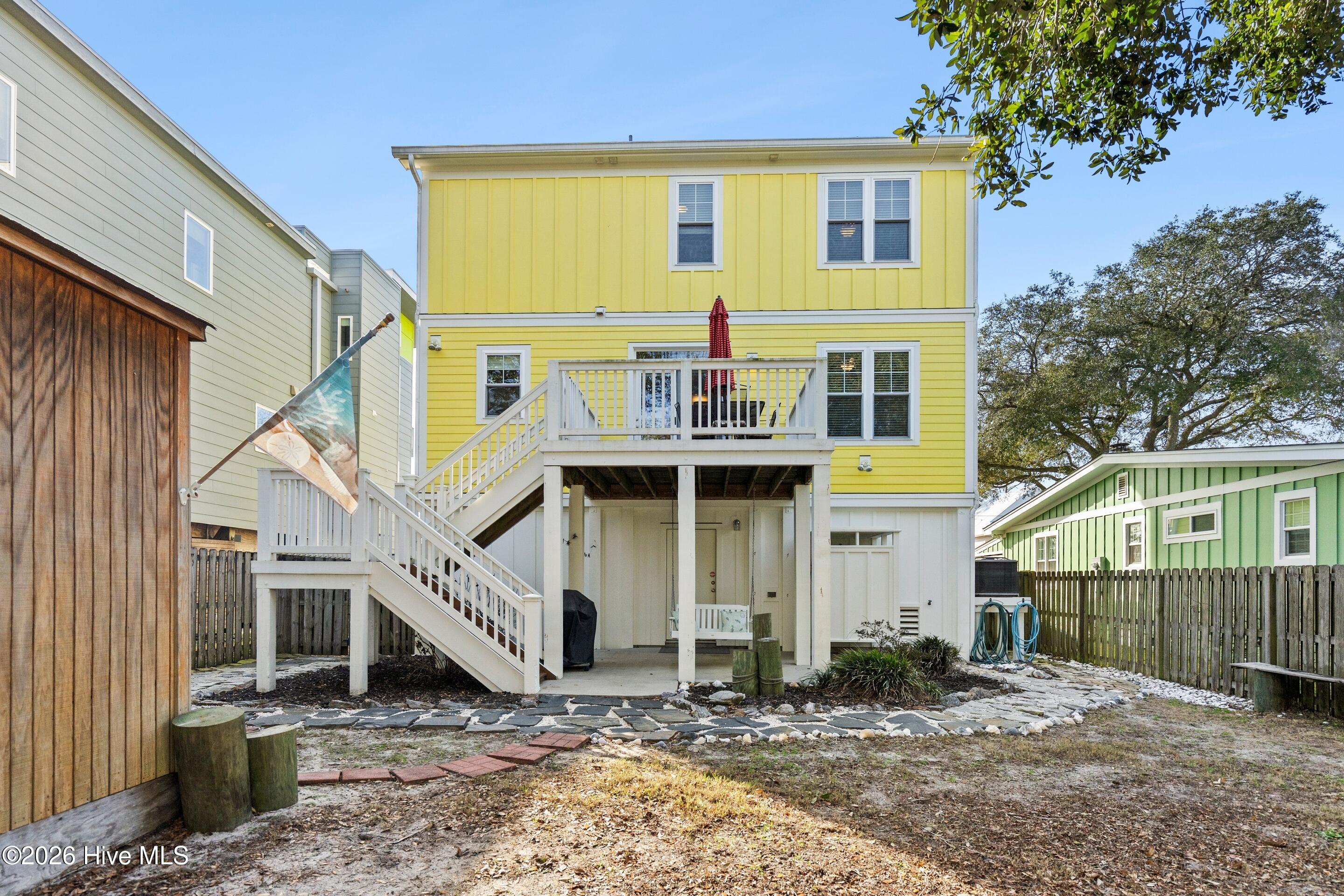 100549169 | Photo 52